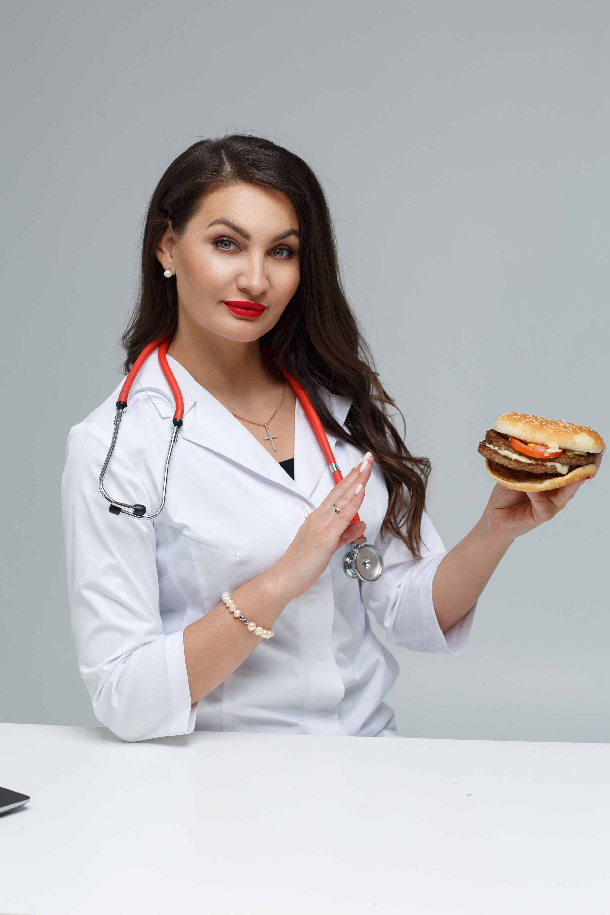 Съемка на портфолио кардиолога. Свадебный, предметный и портретный фотограф в Волгограде