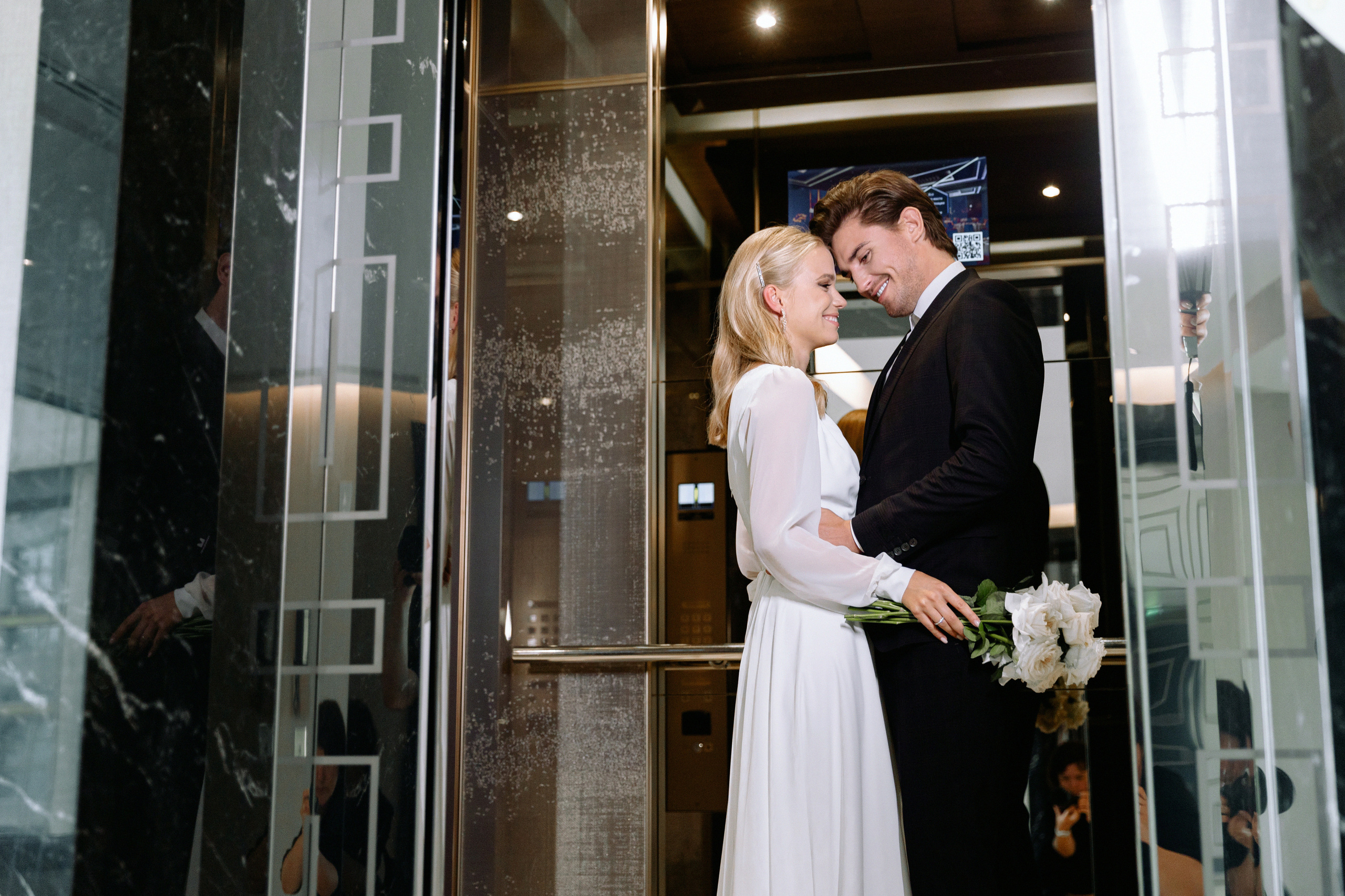 Елена и Адам в самом свадебном отеле ХАЯТ. Свадебный фотограф Москва