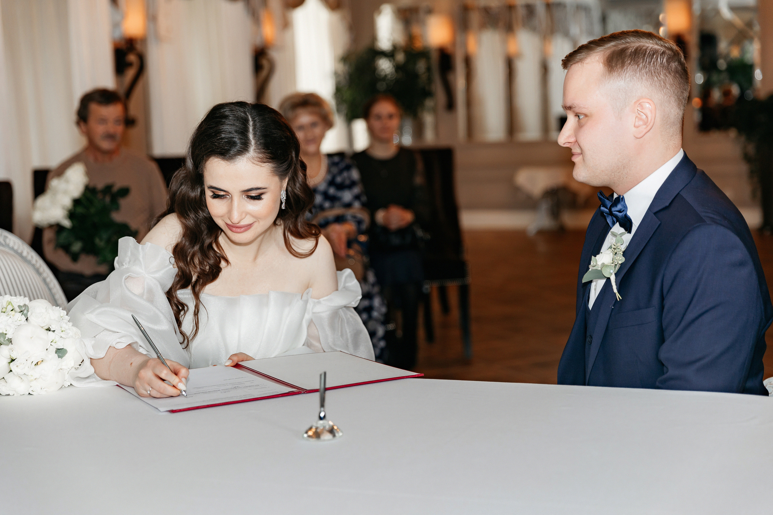 АРХИВ Ангелина и Денис: Отель Мовенпик, Аптекарский огород, ресторан Гусятникофф. Свадебный фотограф Москва