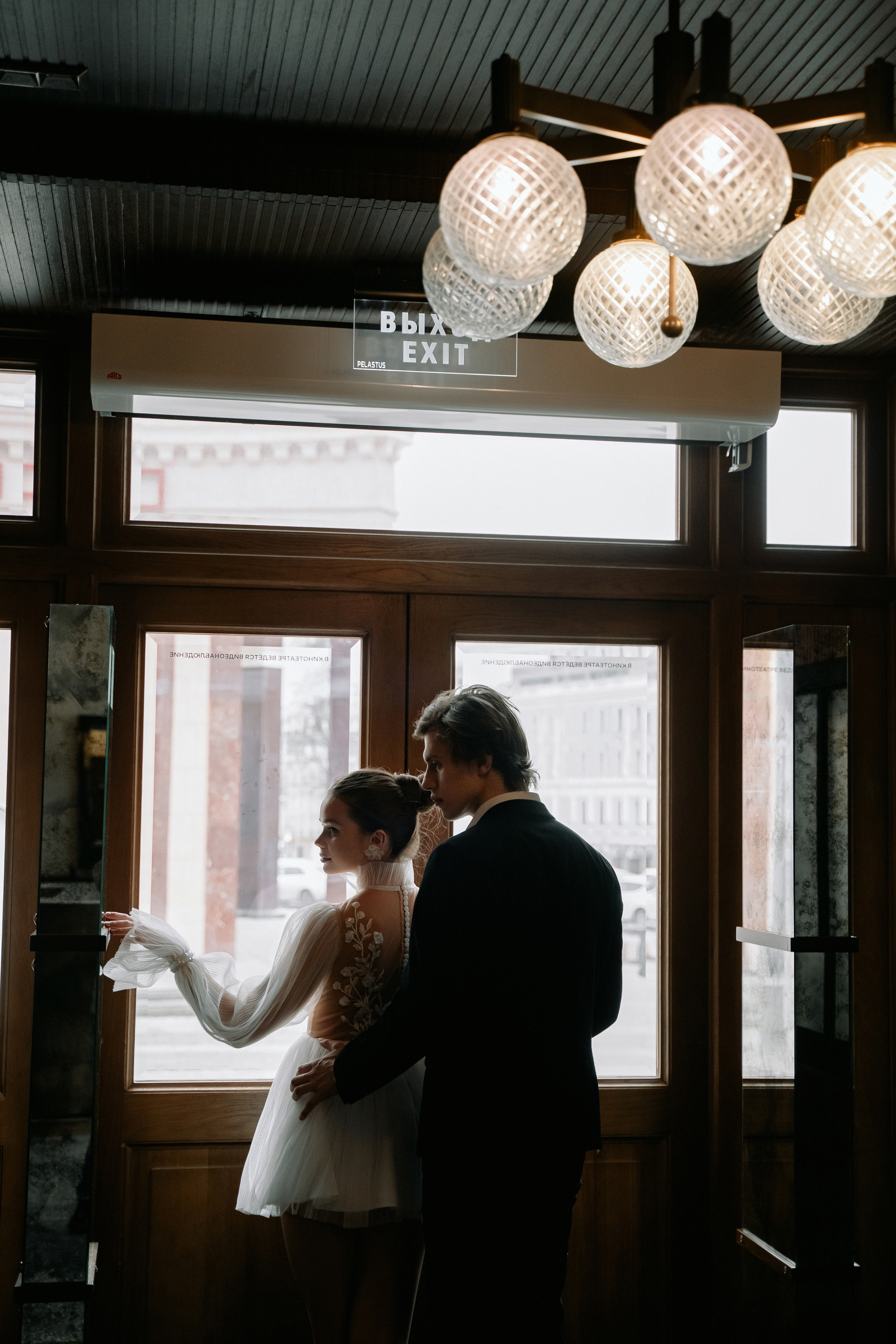 АРХИВ Ирина и Игорь: романтика в кинотеатре ХУДОЖЕСТВЕННЫЙ. Свадебный фотограф Москва