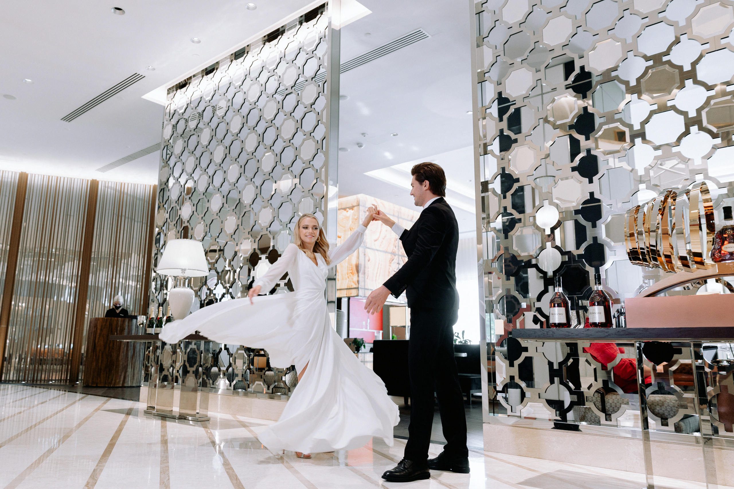 Елена и Адам в самом свадебном отеле ХАЯТ. Свадебный фотограф Москва