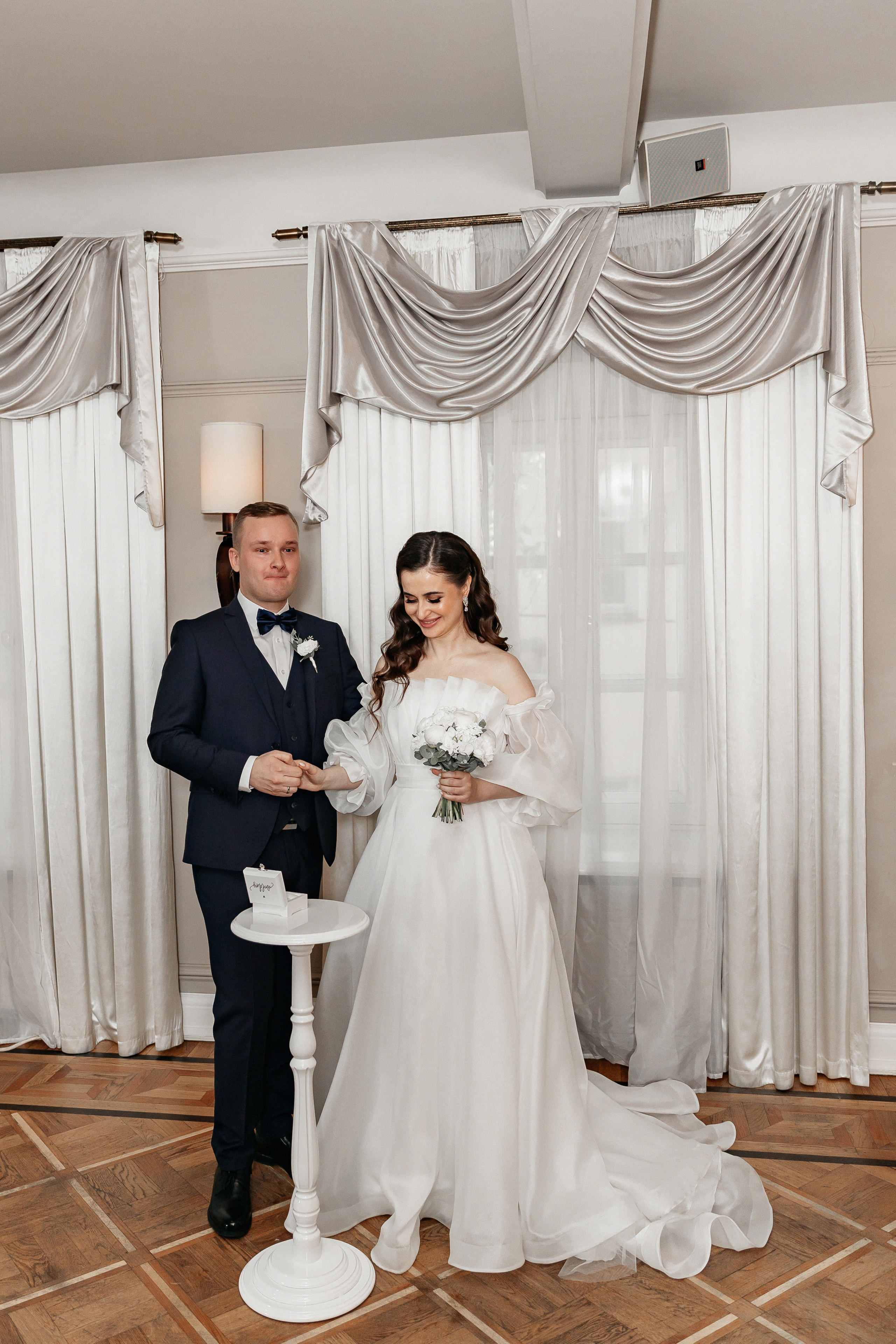 АРХИВ Ангелина и Денис: Отель Мовенпик, Аптекарский огород, ресторан Гусятникофф. Свадебный фотограф Москва