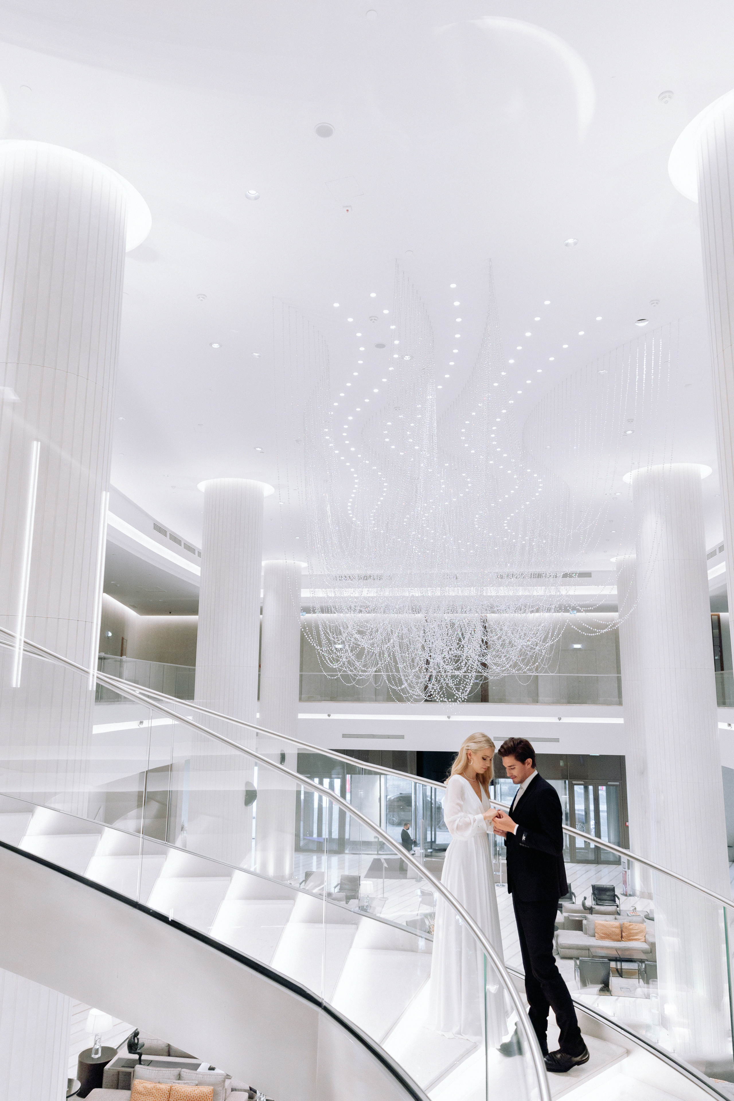 Елена и Адам в самом свадебном отеле ХАЯТ. Свадебный фотограф Москва