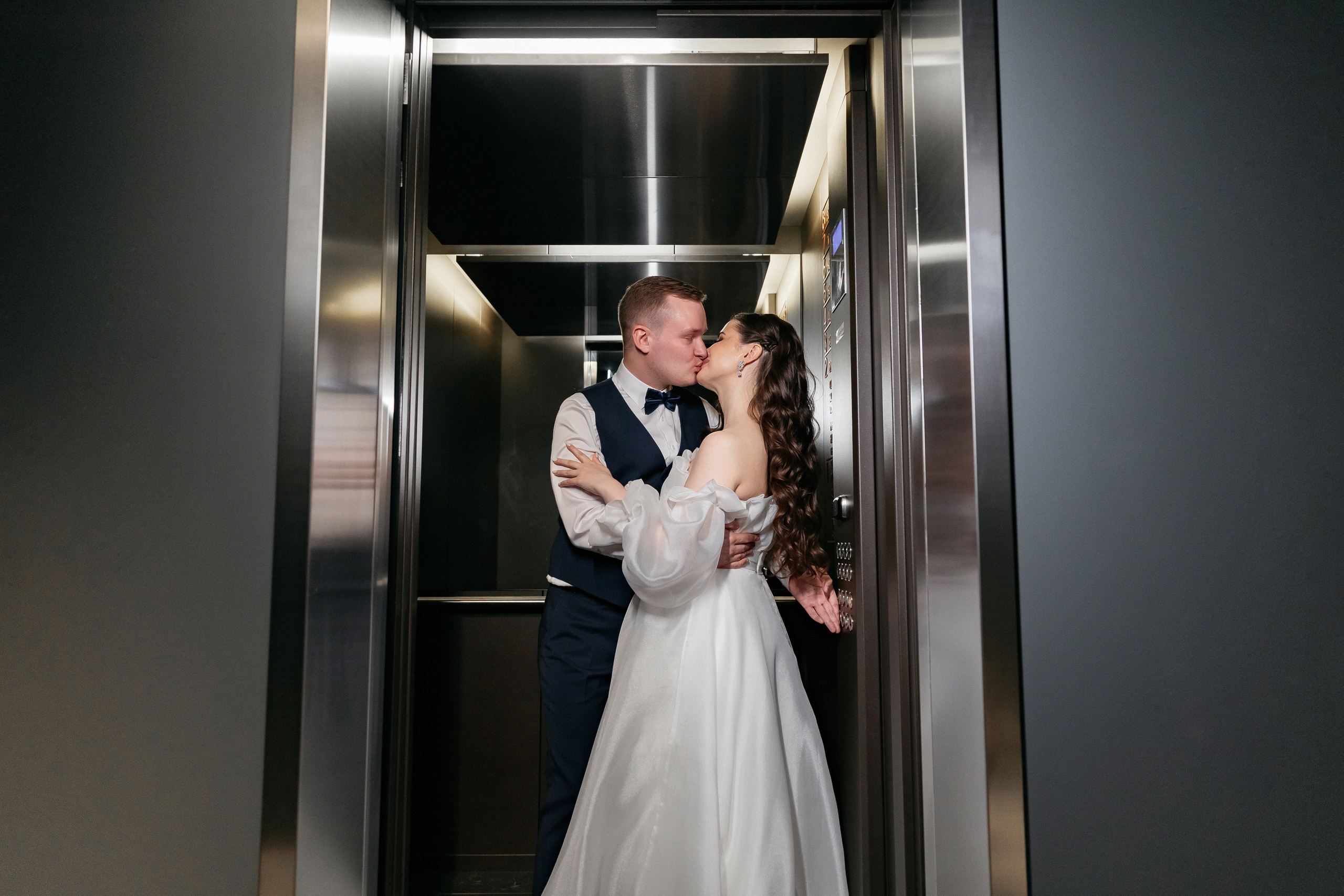 АРХИВ Ангелина и Денис: Отель Мовенпик, Аптекарский огород, ресторан Гусятникофф. Свадебный фотограф Москва