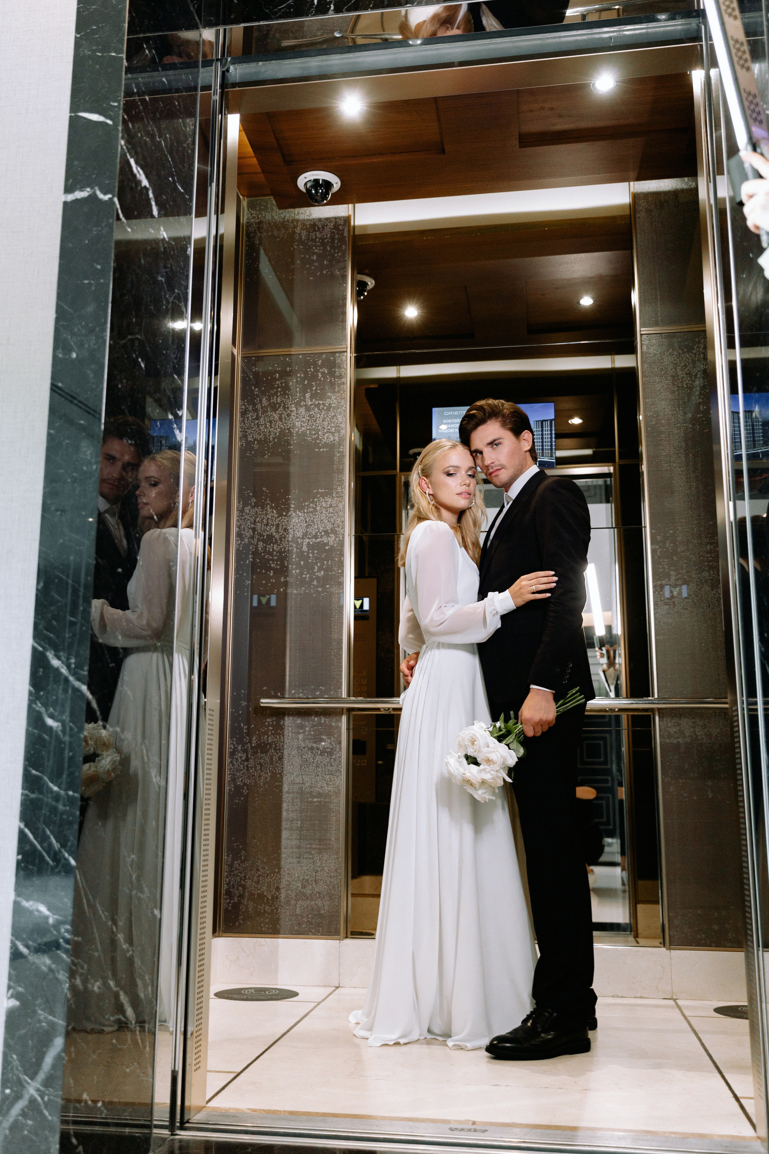 Елена и Адам в самом свадебном отеле ХАЯТ. Свадебный фотограф Москва