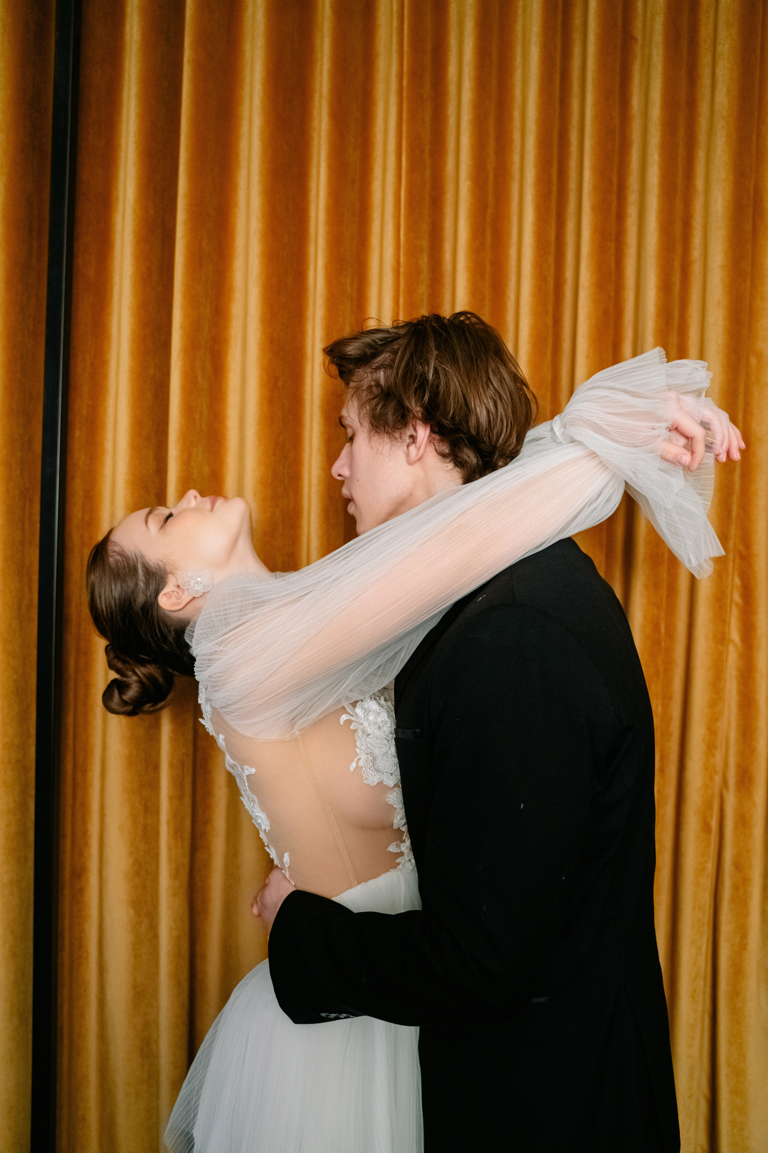 АРХИВ Ирина и Игорь: романтика в кинотеатре ХУДОЖЕСТВЕННЫЙ. Свадебный фотограф Москва