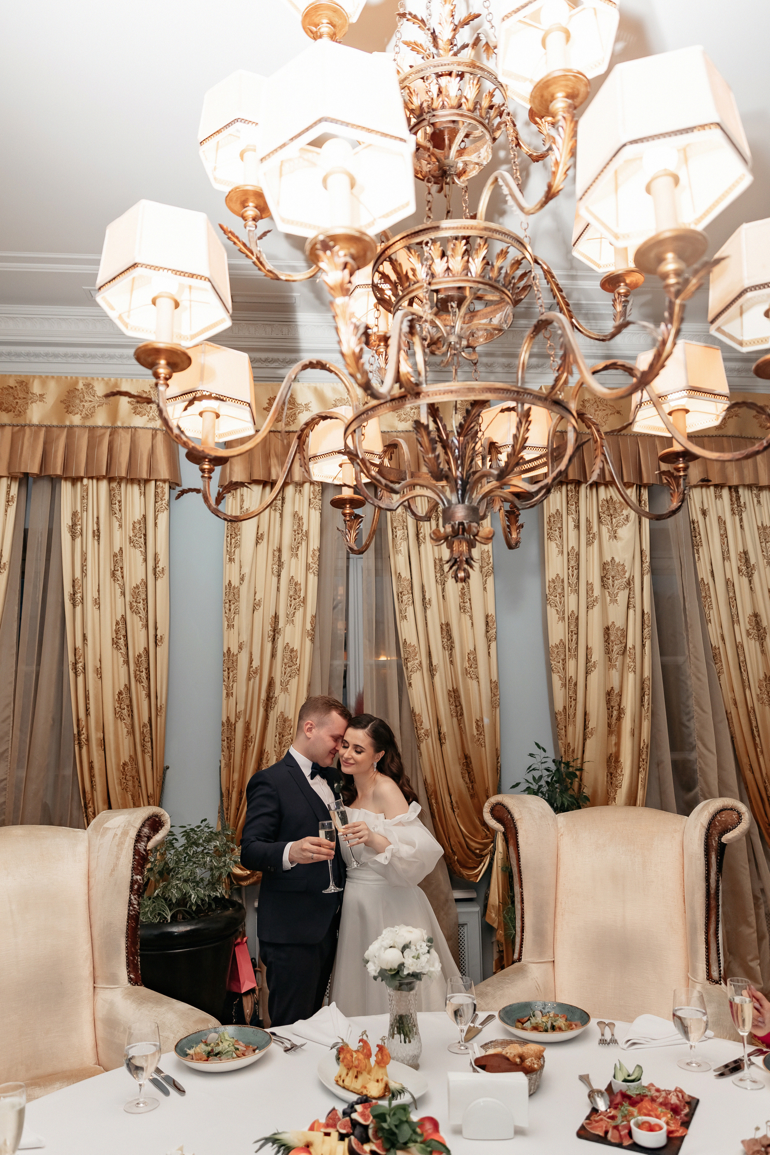 АРХИВ Ангелина и Денис: Отель Мовенпик, Аптекарский огород, ресторан Гусятникофф. Свадебный фотограф Москва