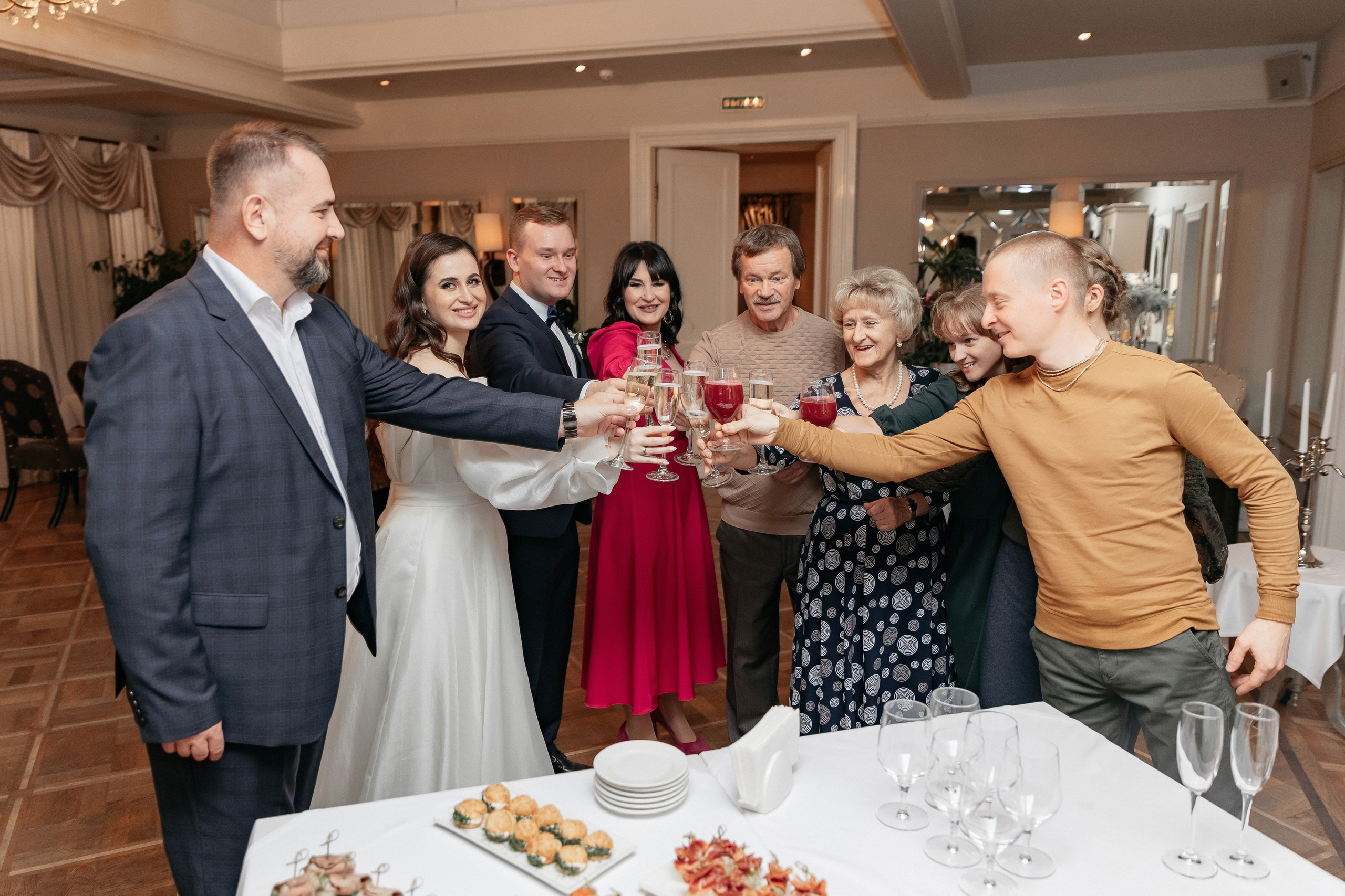 АРХИВ Ангелина и Денис: Отель Мовенпик, Аптекарский огород, ресторан Гусятникофф. Свадебный фотограф Москва