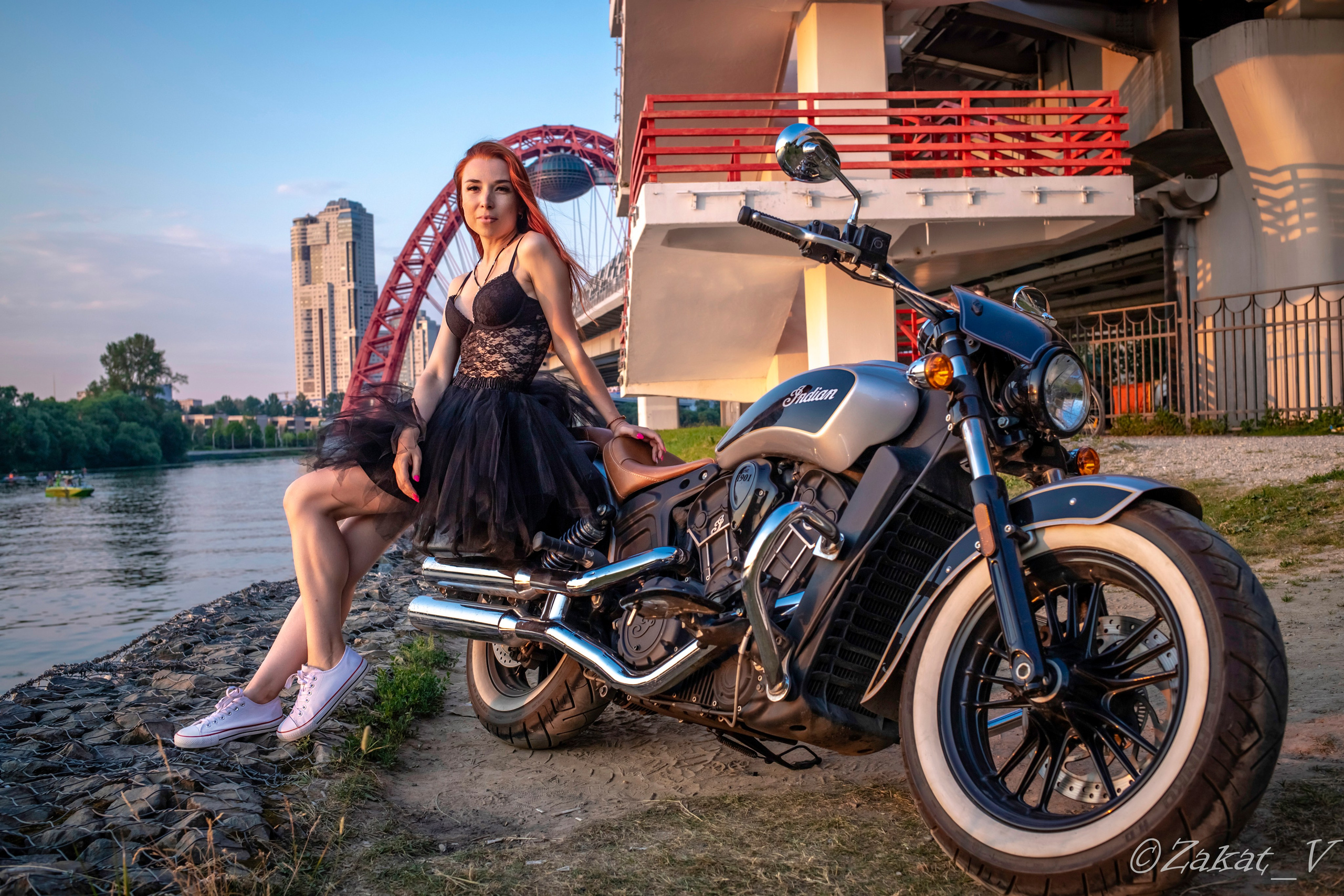 Евгения и мото. Репортажный фотограф, Москва, Закат