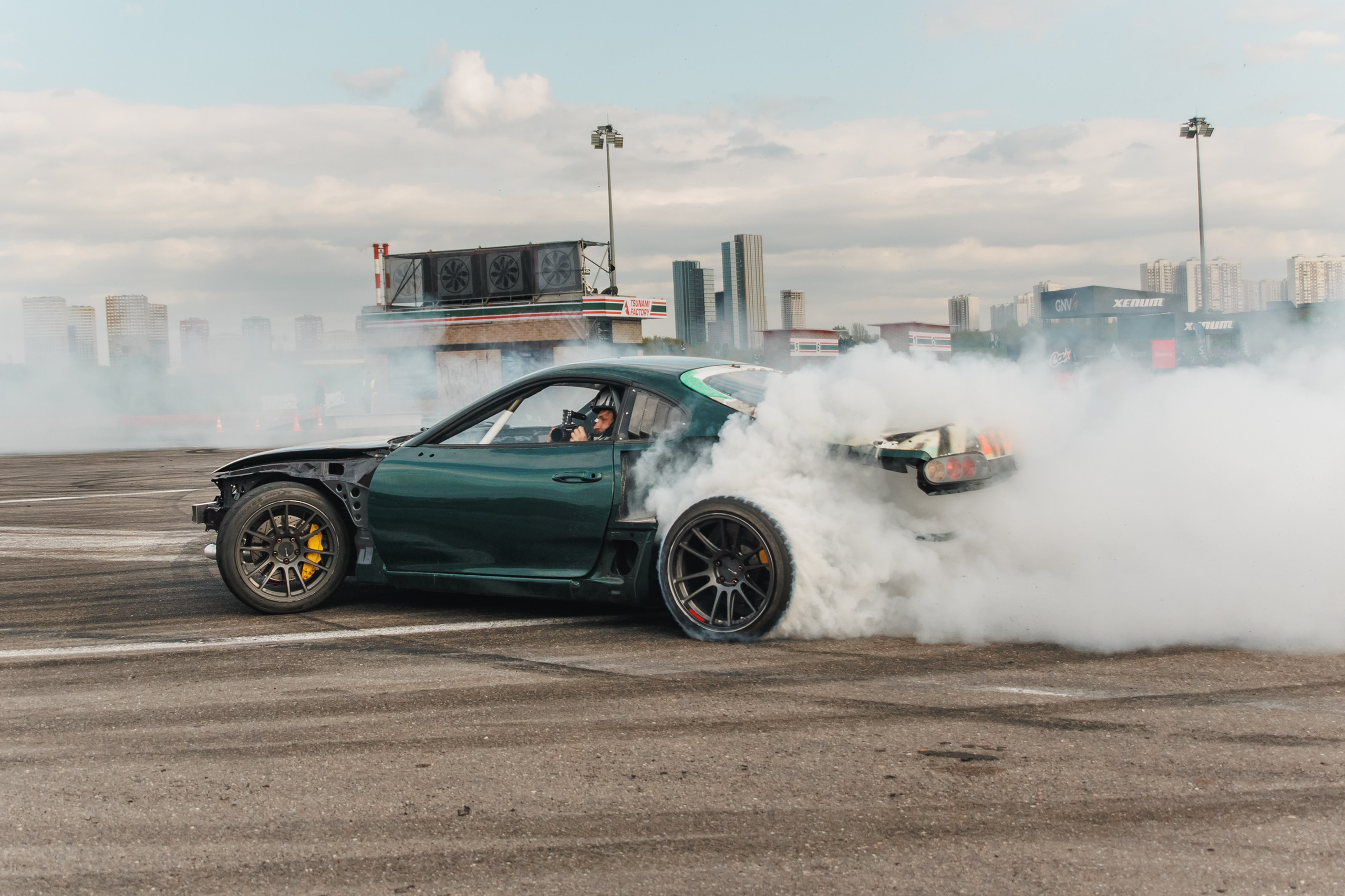 Выставка и дрифт машин. Репортажный фотограф. Москва. Алина Ланская