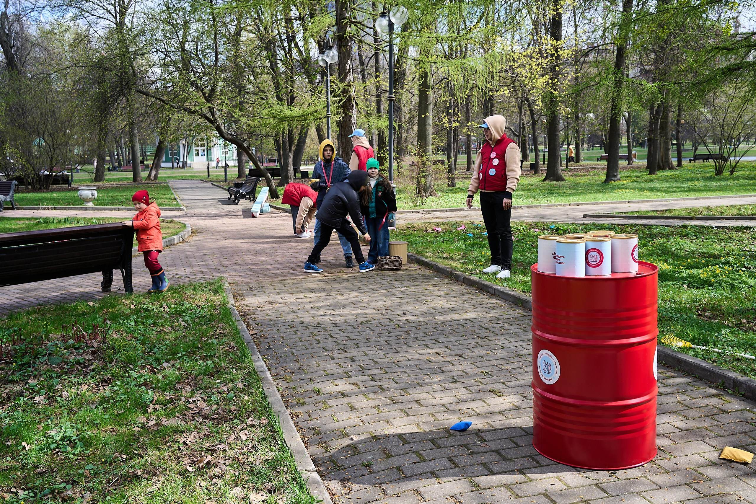 Субботник у Управления делами Мэра и Правительства Москвы. Фотограф и Видеограф в Москве. Олег Корушев