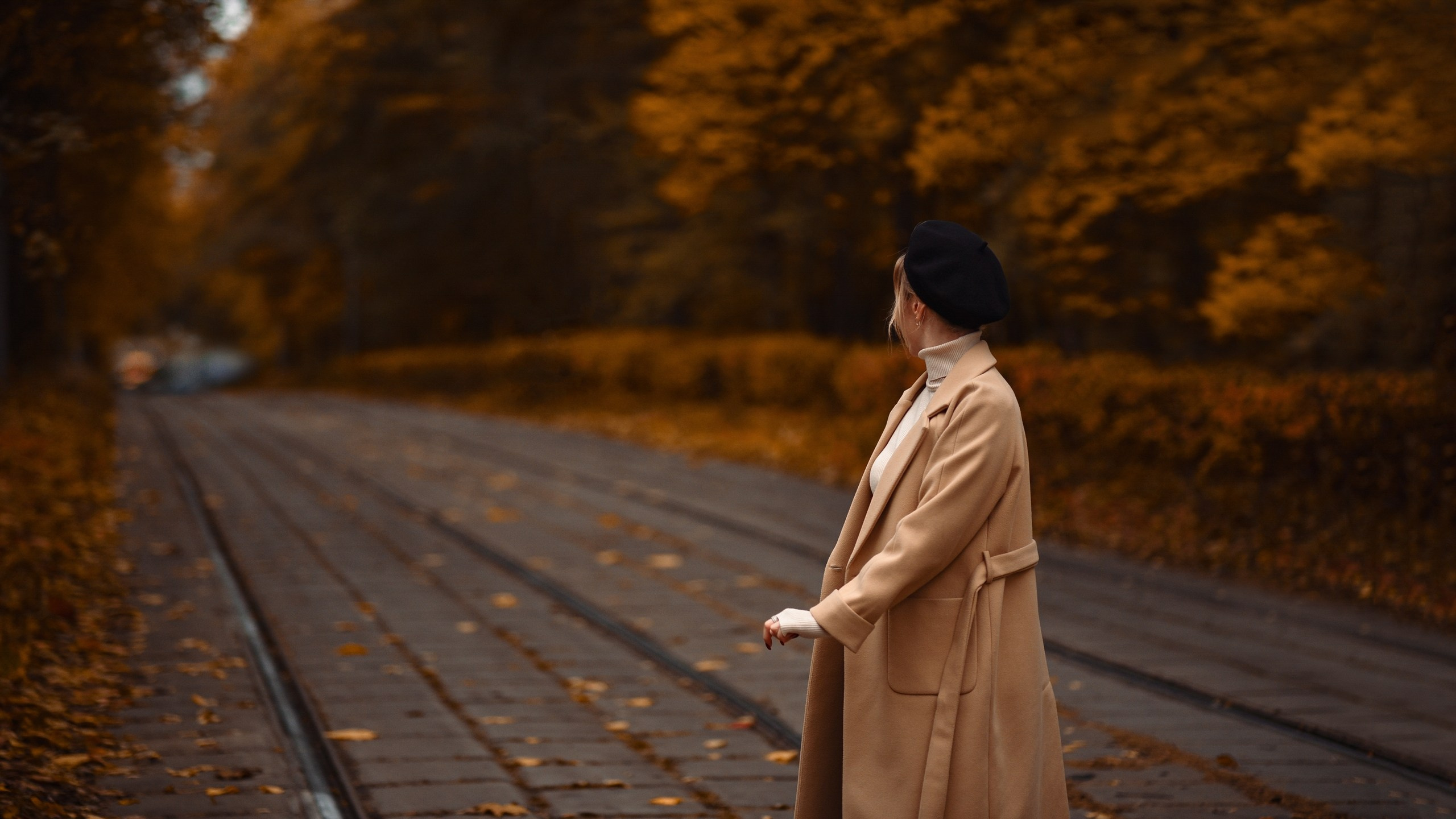 Осень в Москве. Компания и фотошкола по созданию контента в Москве