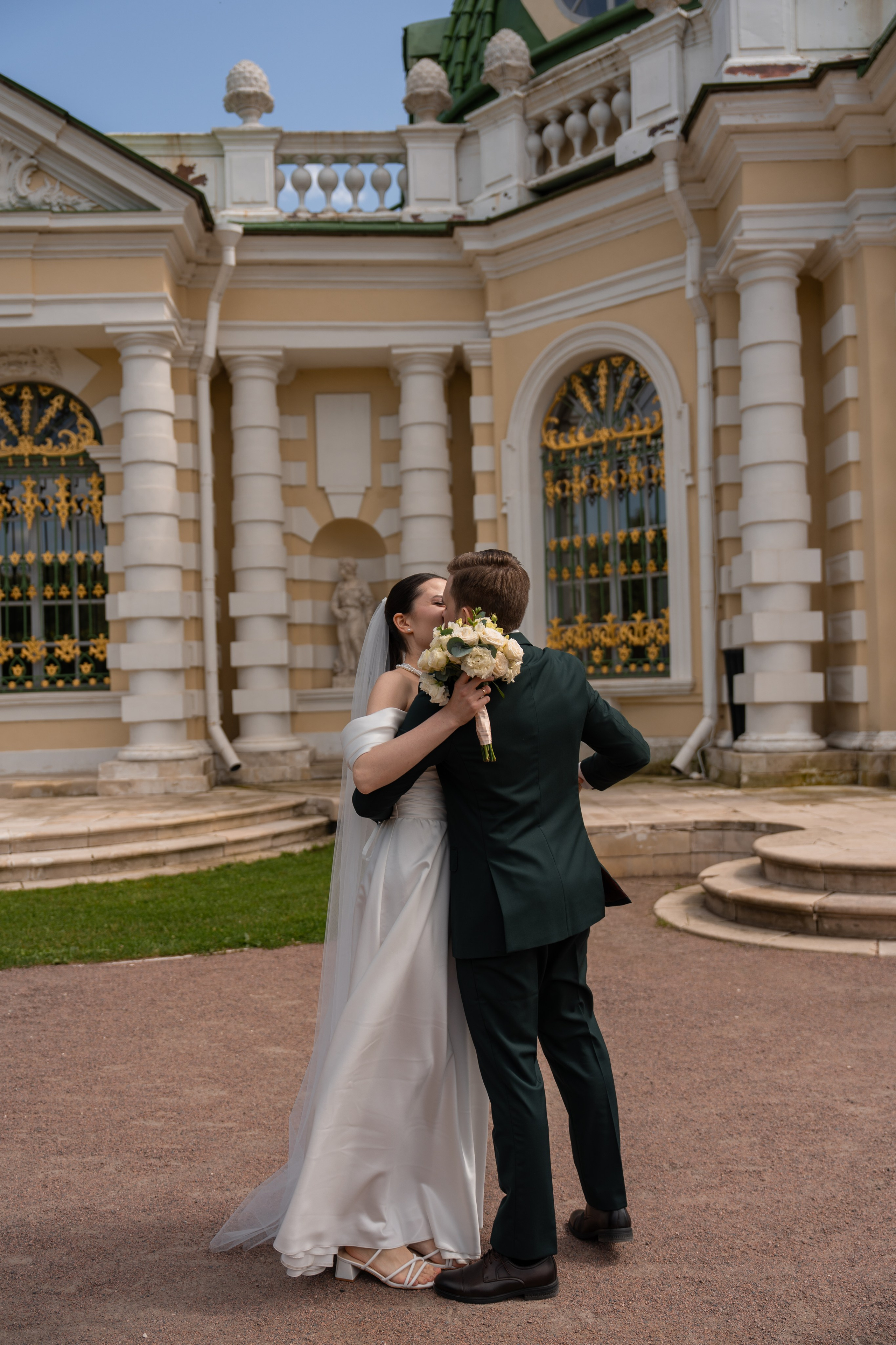 Влад и Илина в Кусково. Свадебный фотограф в Москве Анна Полушина
