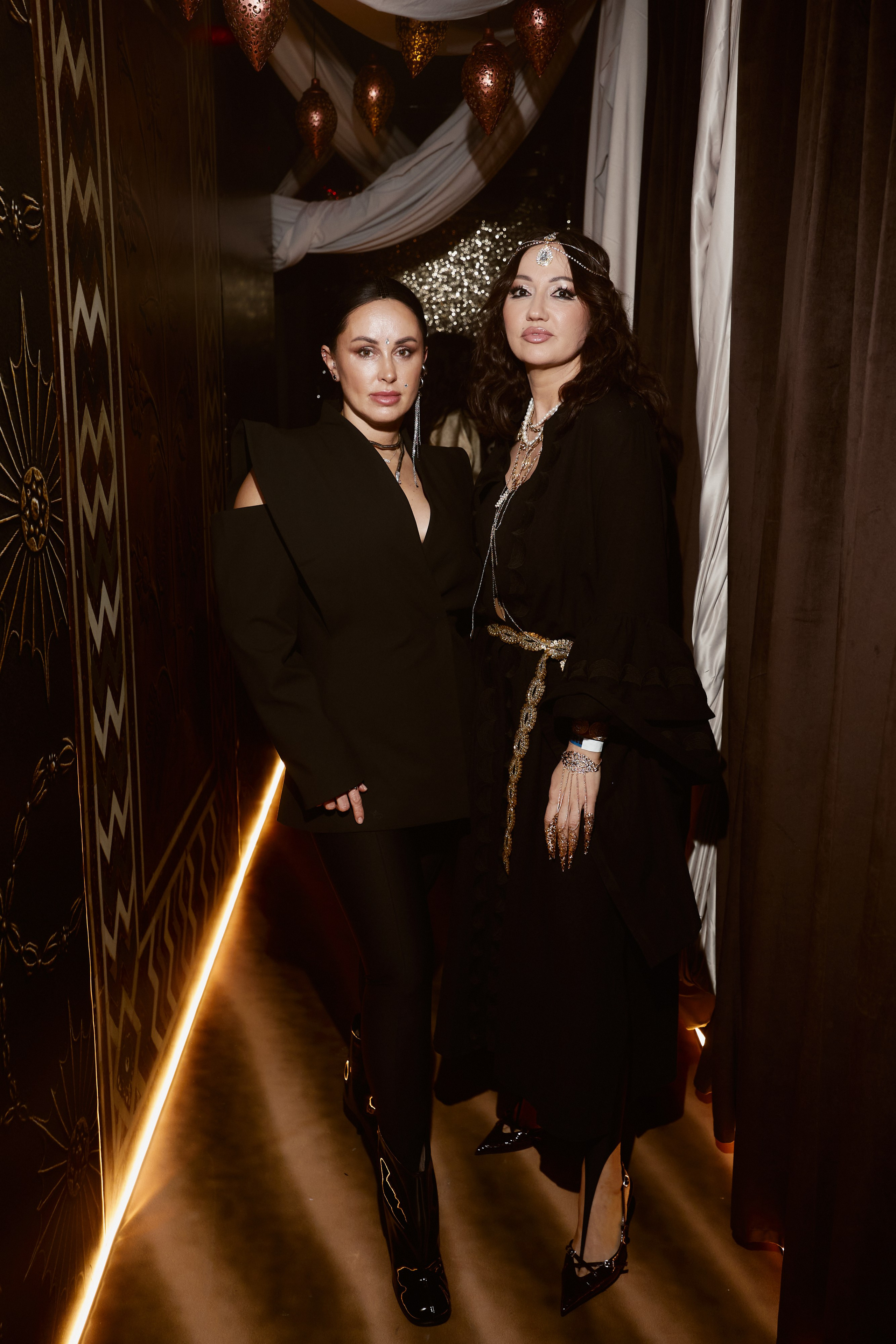 ILLEGAL FRIENDS MIRAGE. ФОТОГРАФ НА МЕРОПРИЯТИЕ ОТ СОЛЬ МЕДИА PRODUCTION