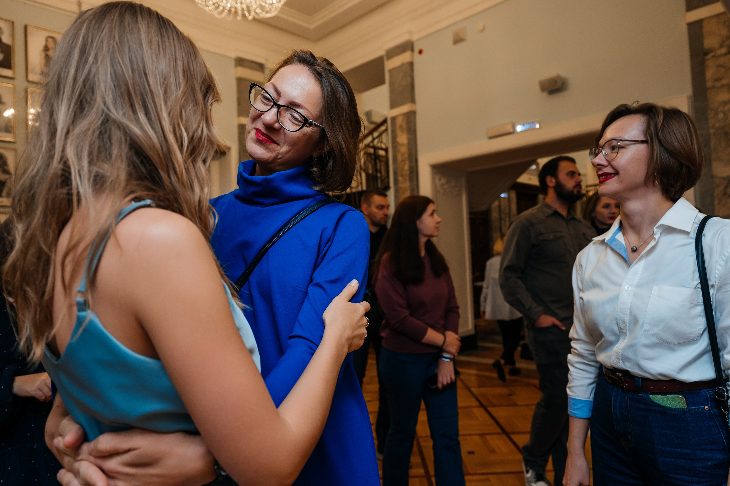 Открытие выставки Кати Васильевой в Молодежном театре. Wedding and family photographer USA