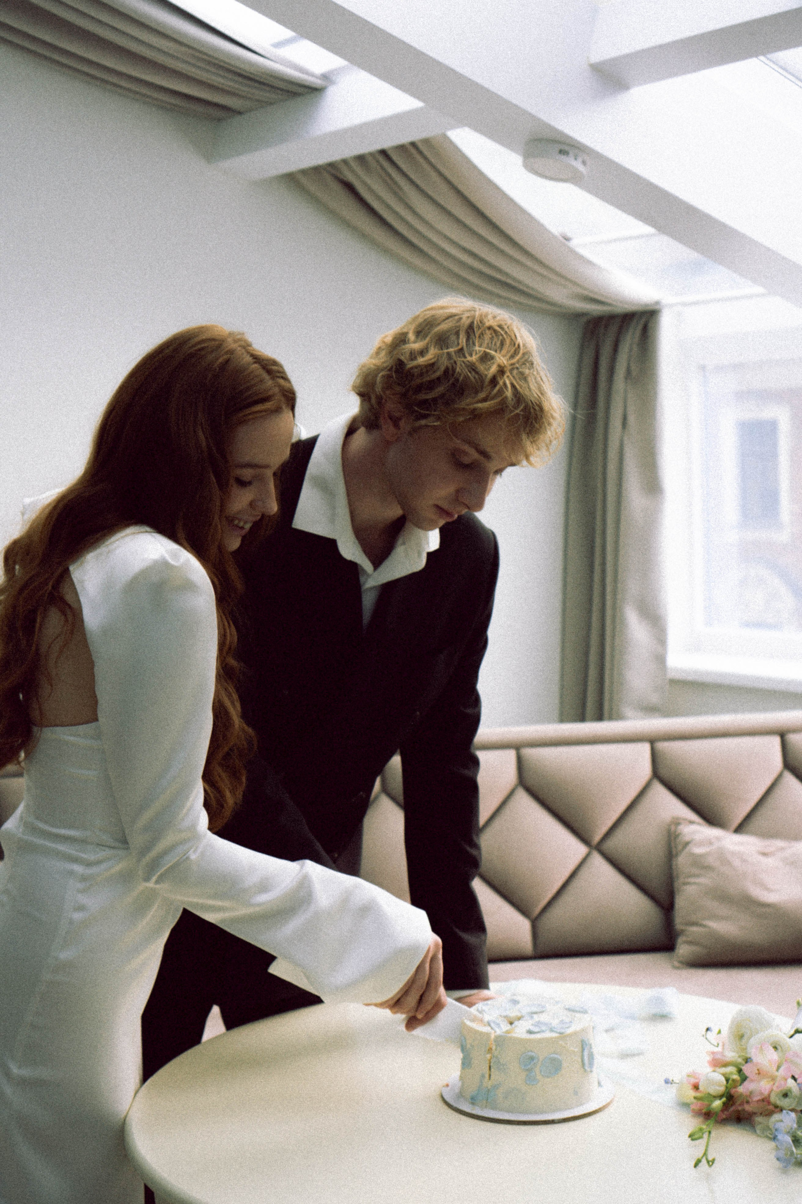 СВАДЕБНАЯ СЬЕМКА В ОТЕЛЕ. СБОРЫ ЖЕНИХА И НЕВЕСТЫ И ТАКЖЕ ТОР И ПОДГОТОВКА К ПРОГУЛКЕ. Профессиональный фотограф, Санкт-Петербург — Виктория Богомолова