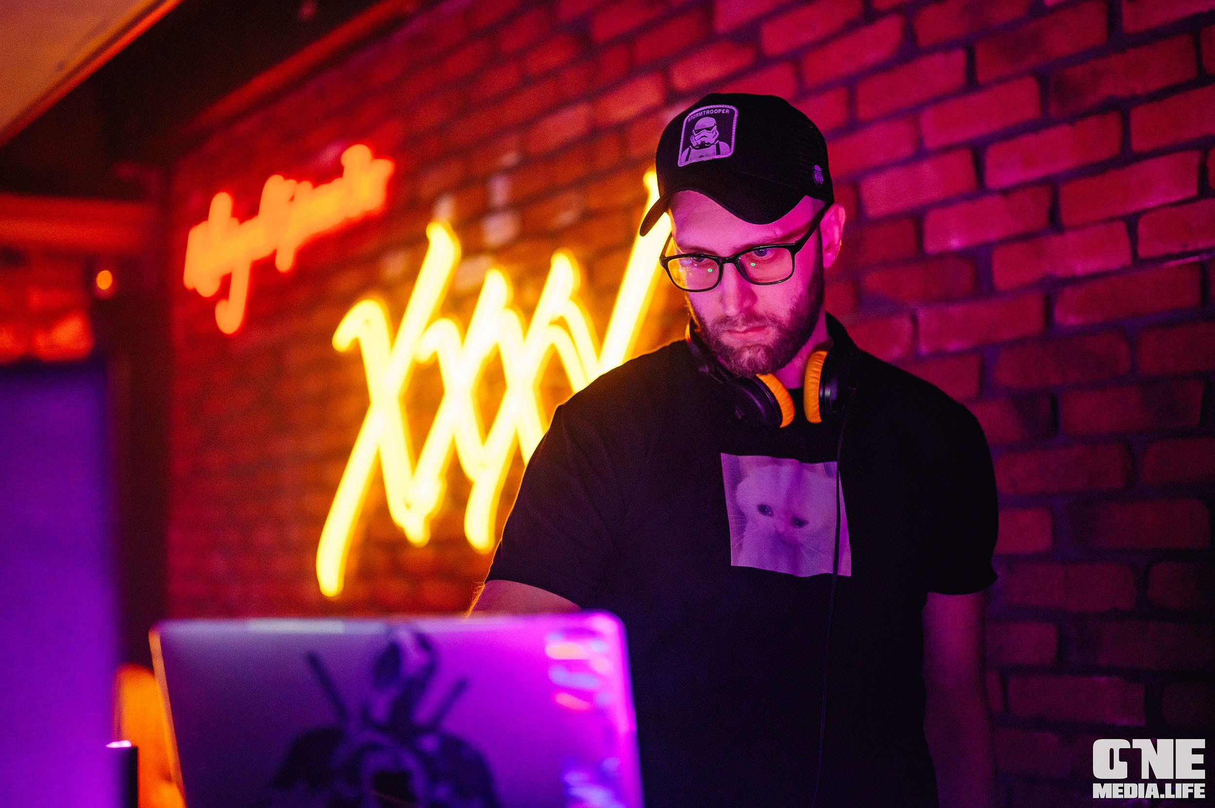 Фоторепортаж из бара XxxX. One Media Life: фоторепортажи, фотоотчеты с мероприятий и заведений