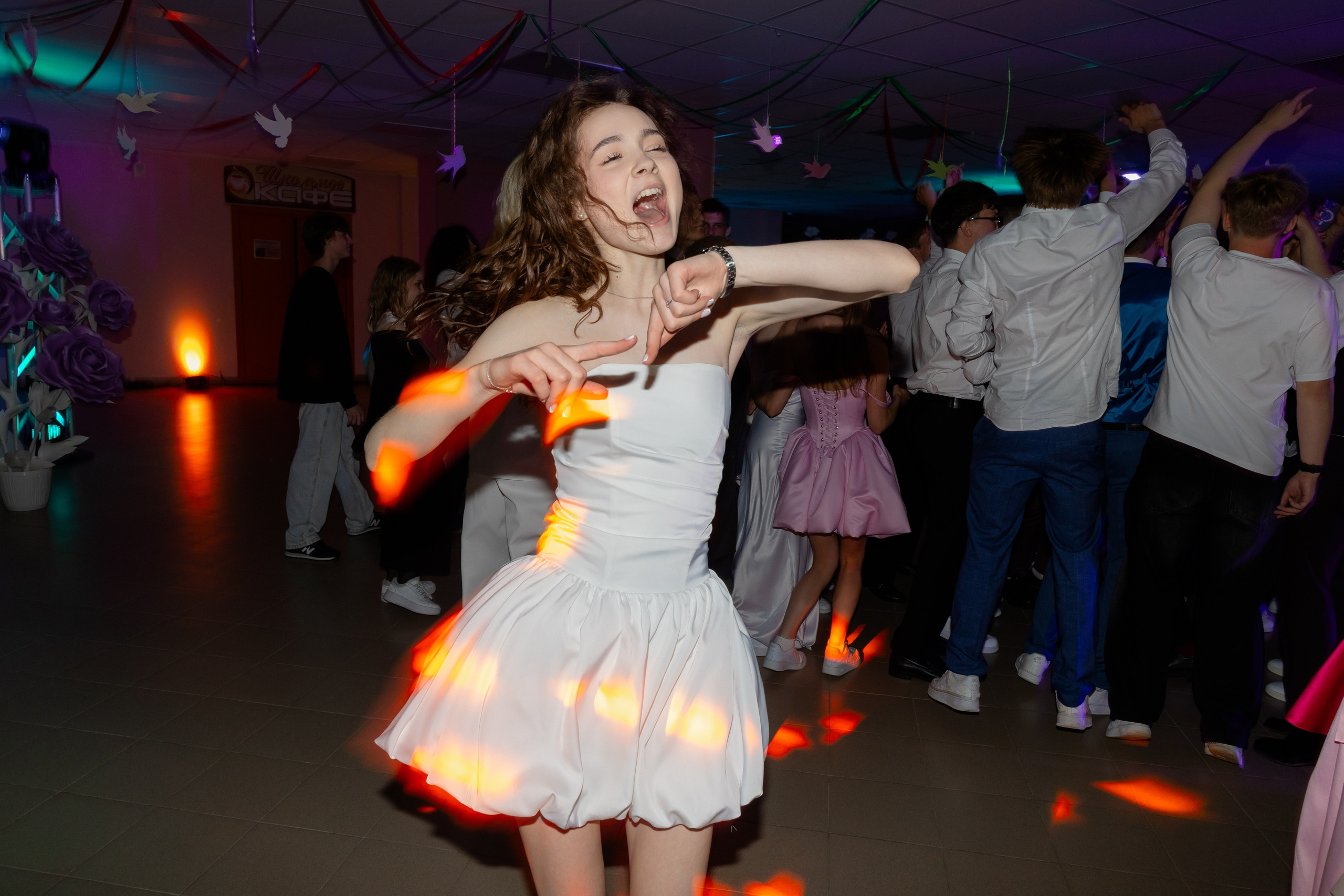 Школьный выпускной 2025 год в Минске, Беларуси. Свадебный фотограф в Минске/Беларуси Сергей Спиридонов