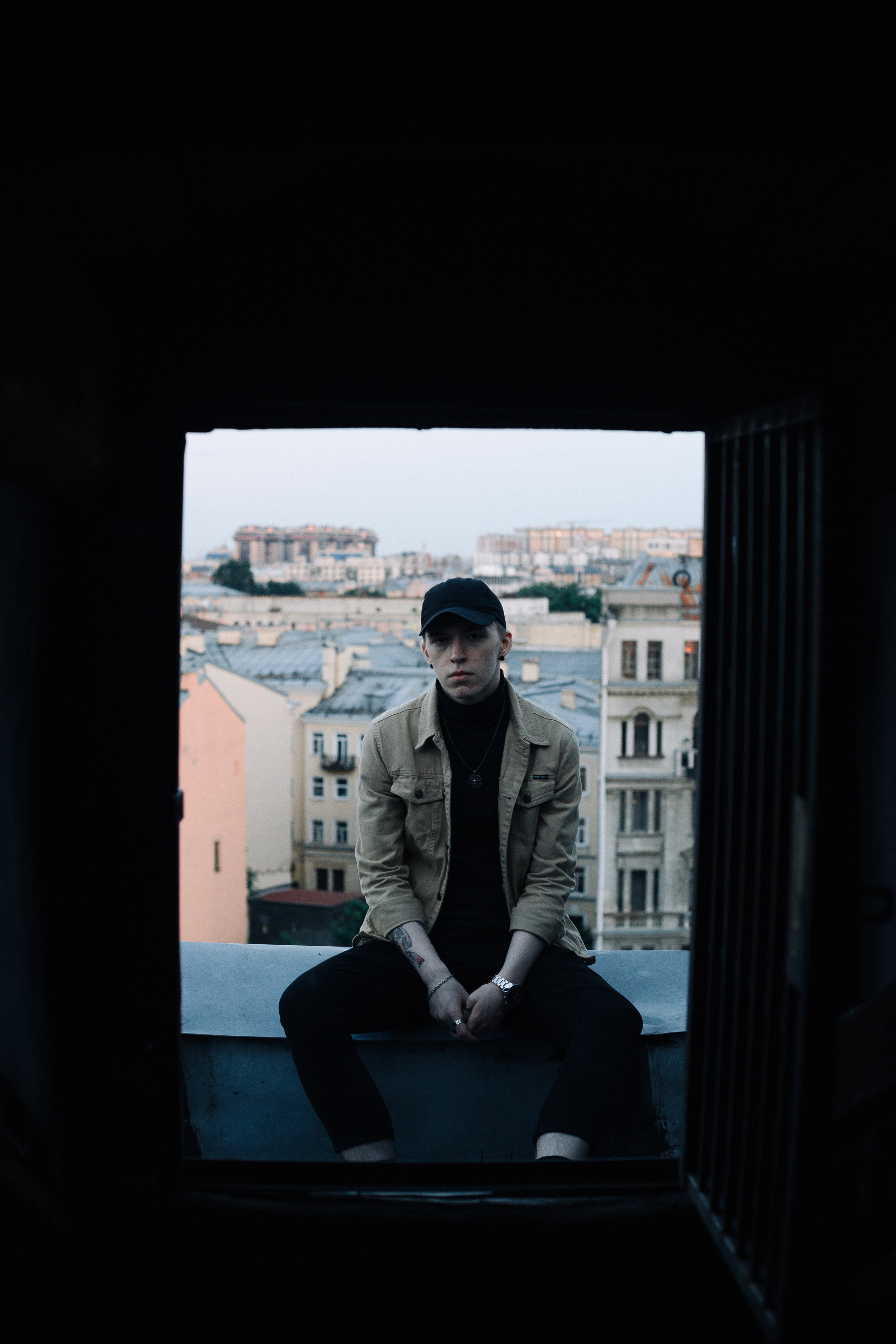 Лёша на крыше. Фотограф Всеволод Емелин