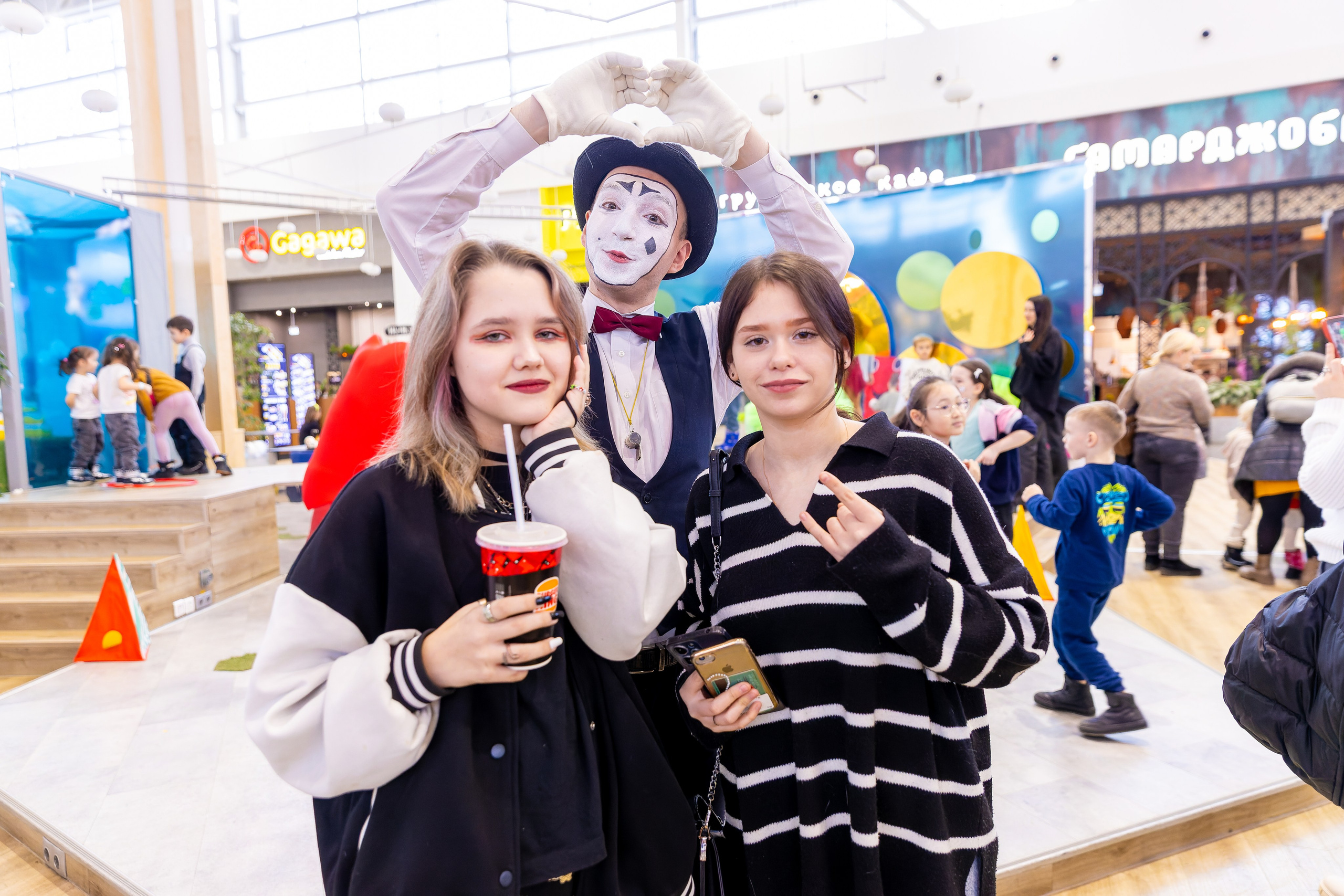 Фото отчет с мероприятия ТЦ Мега 12 лет. Фотограф в Самаре Максим Тырин