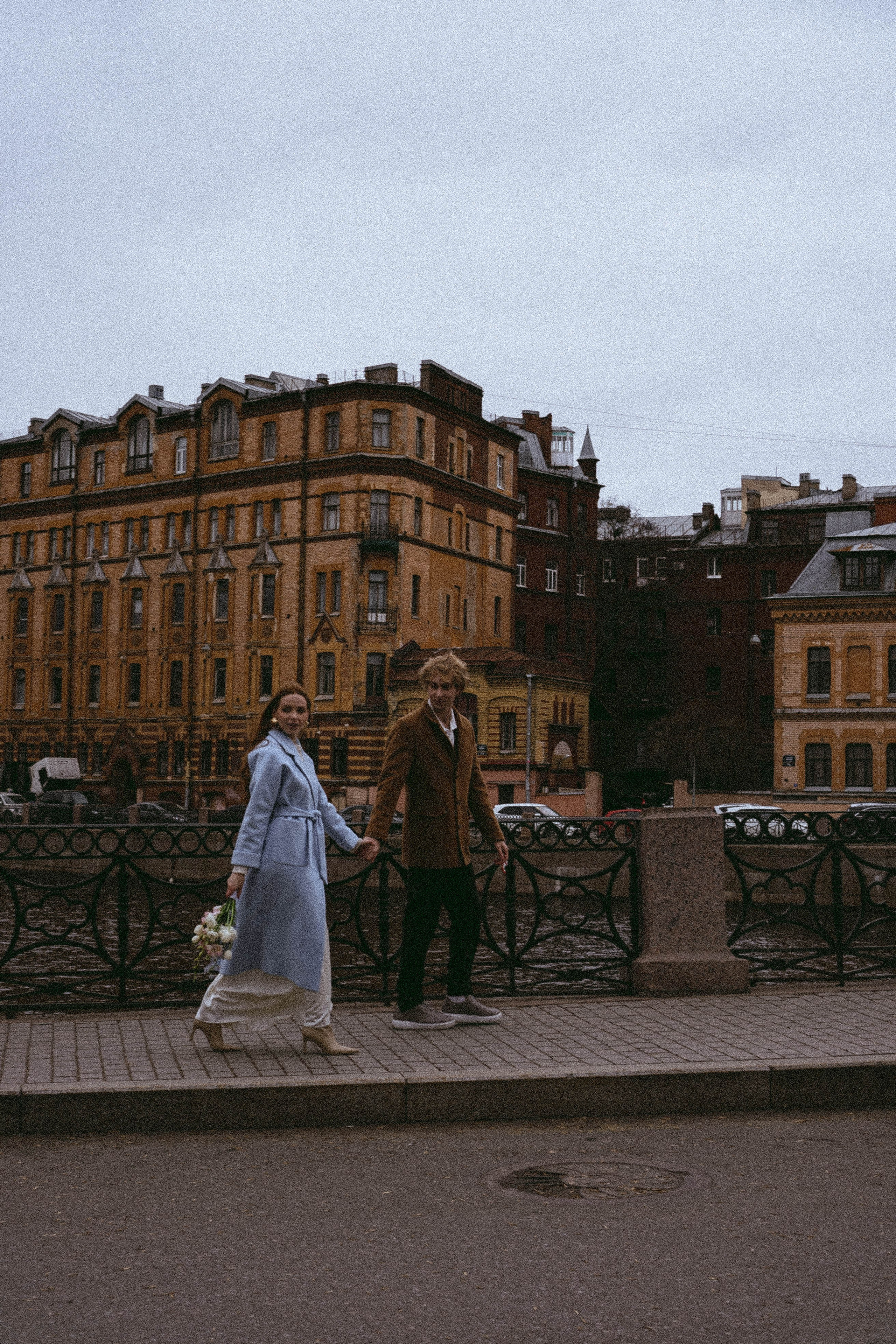 СВАДЕБНАЯ ПРОГУЛКА ПО ПЕТРОГРАДКЕ ВЕСНОЙ (ФОТОСЕССИИЯ ПАРЫ СВАДЕБНАЯ). Профессиональный фотограф, Санкт-Петербург — Виктория Богомолова
