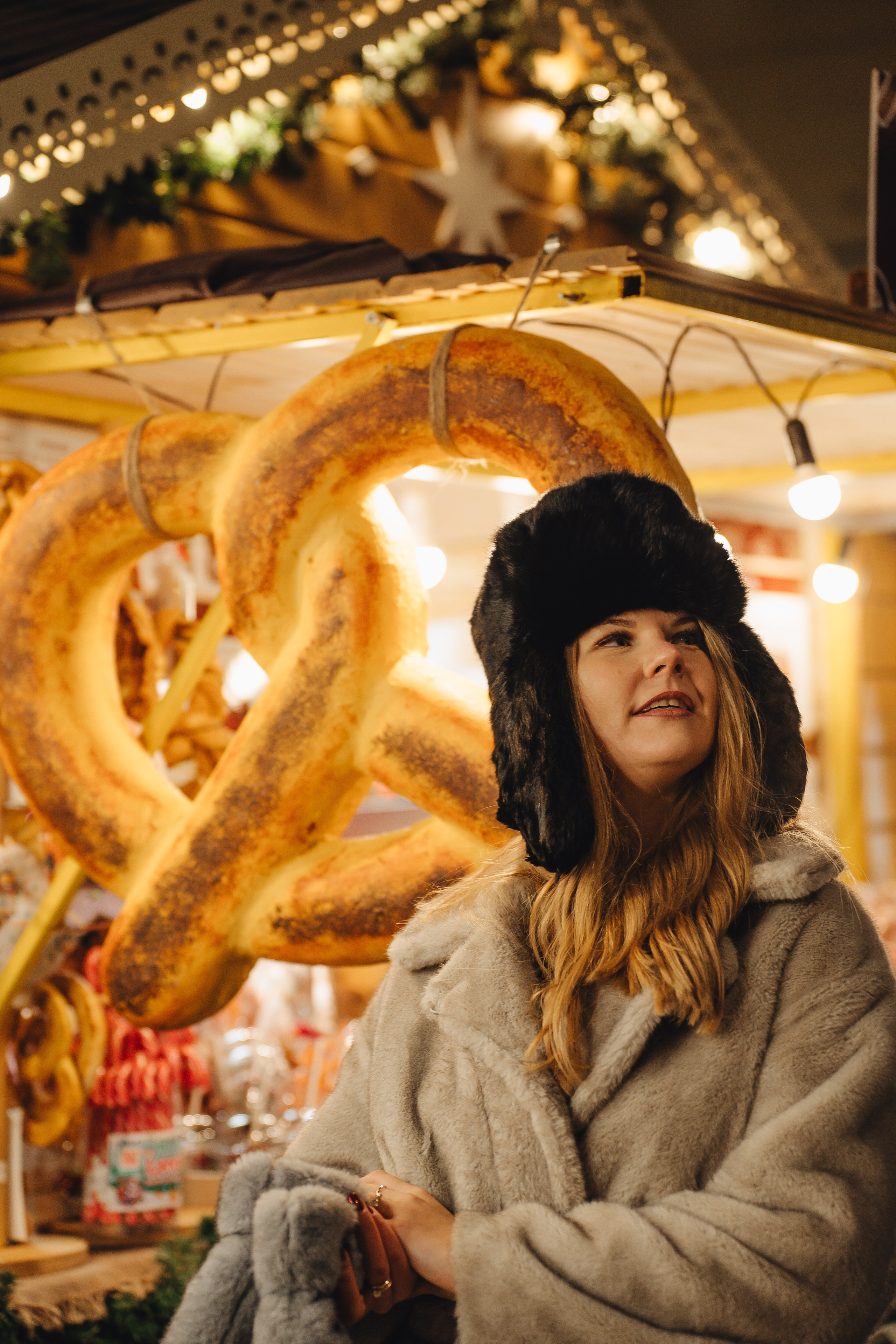 ПРОГУЛКА НА МАНЕЖНОЙ ПЛОЩАДИ ДЛЯ ДЕВУШКИ ПЕРЕД НОВЫМ ГОДОМ (НОВОГОДНЯЯ ФОТОСЕССИИЯ НА МАНЕЖНОЙ ПЛОЩАДИ). Профессиональный фотограф, Санкт-Петербург — Виктория Богомолова