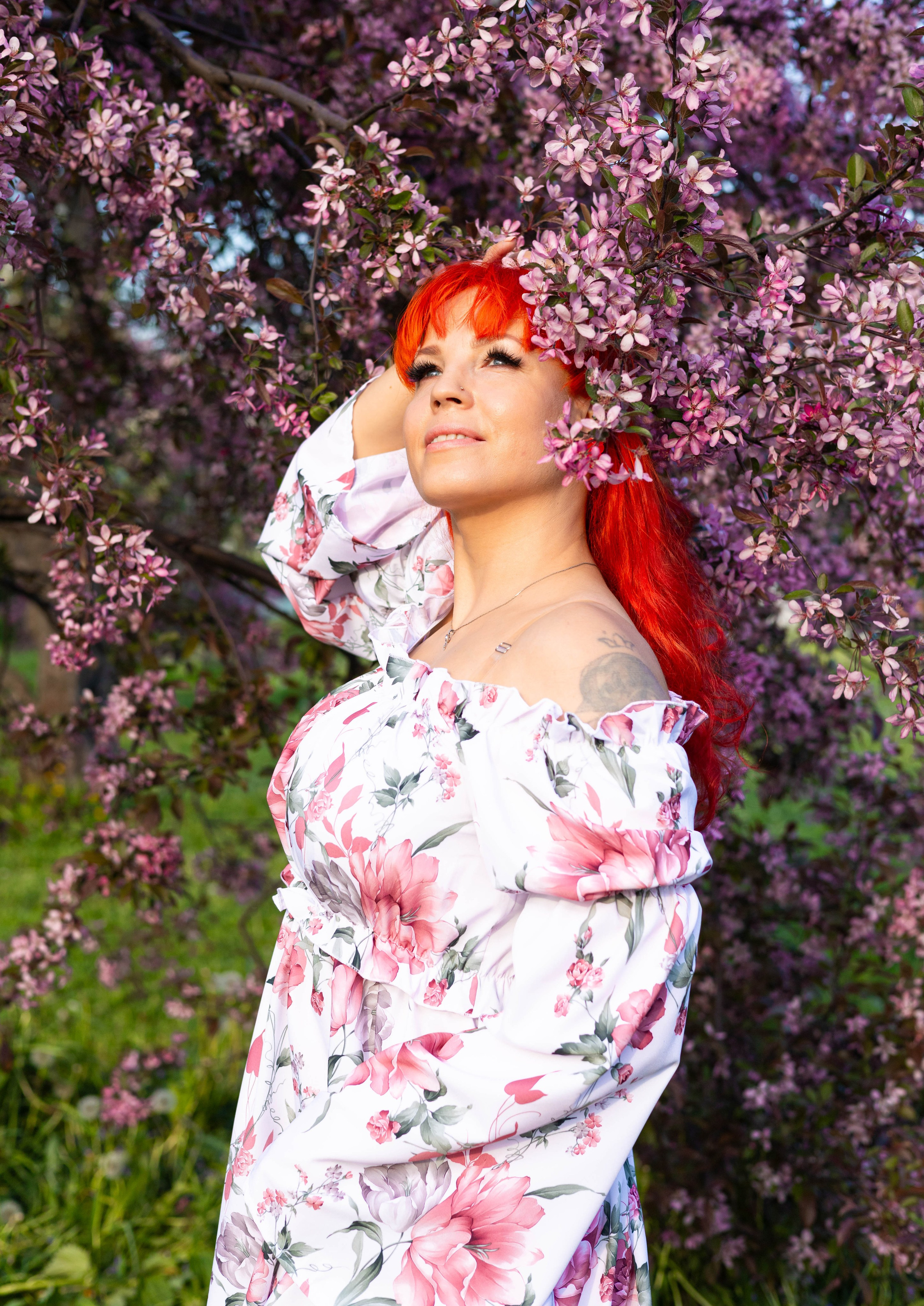 Алена. Цветение яблони. Портретный фотограф Панферова Регина г. Санкт-Петербург, г. Казань