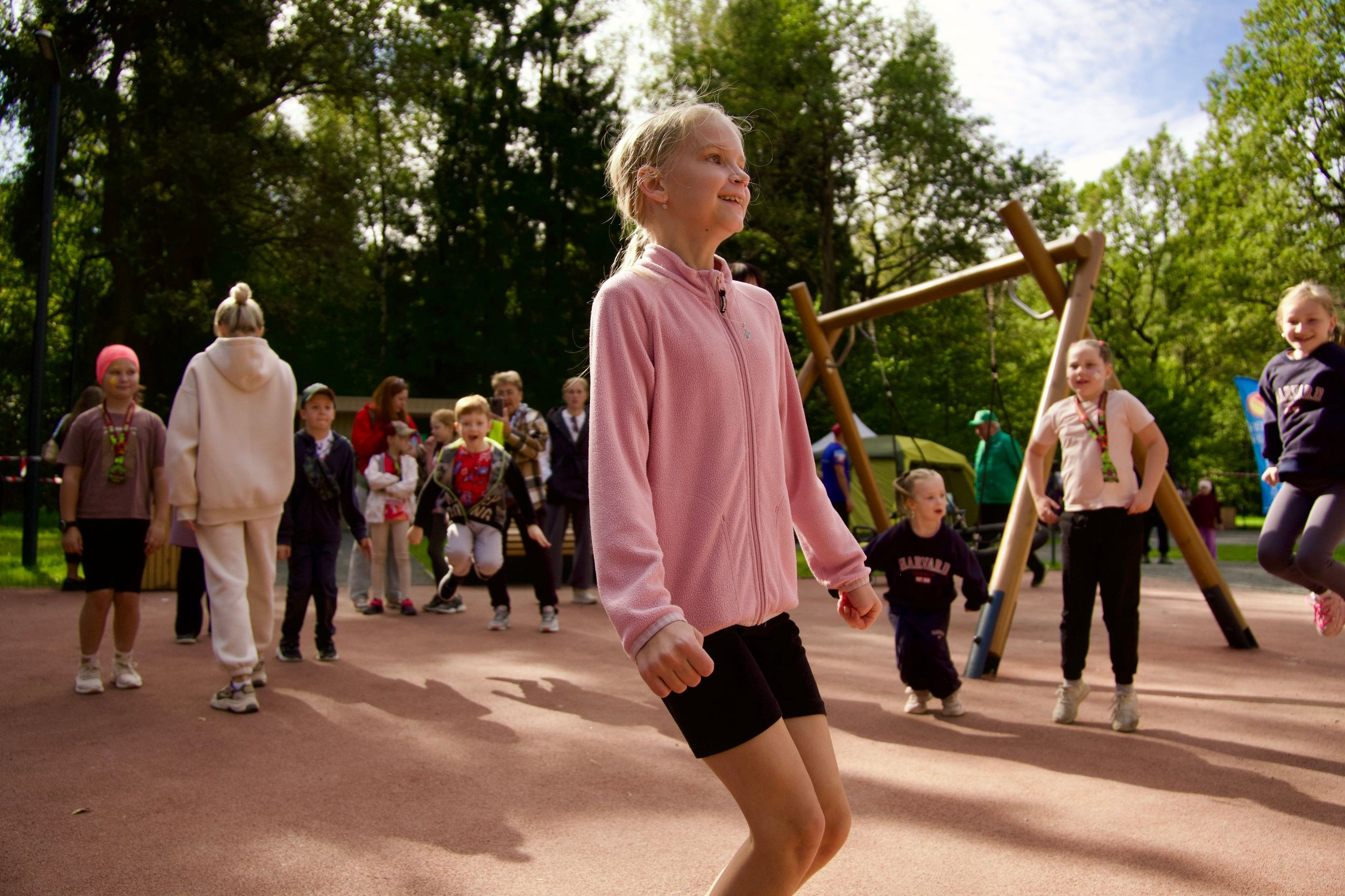 Забег в парке «Дубки». Кафе «БЕЛКА НАШЕПТАЛА». Ну оооочень концептуальное кафе