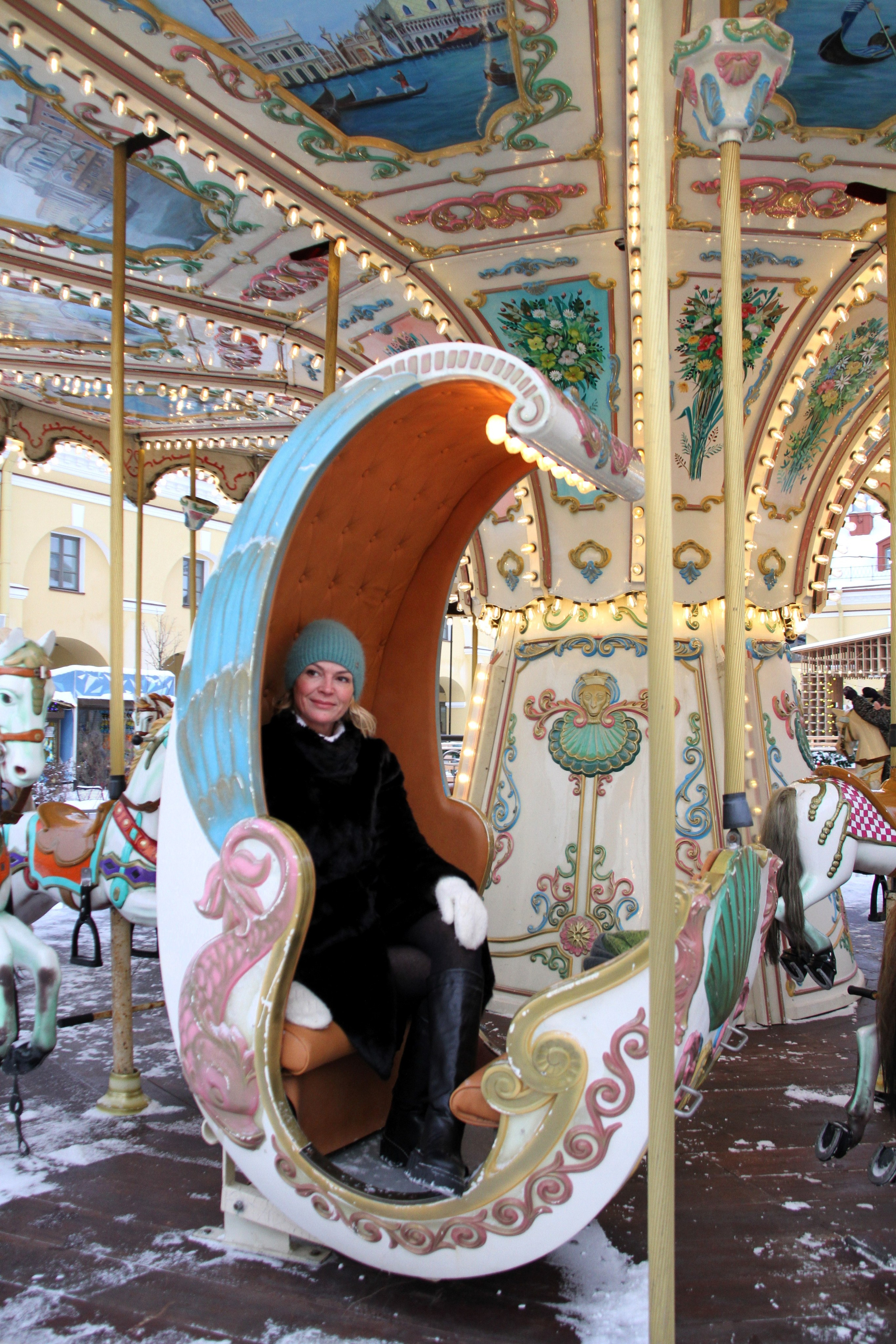 Зимняя фотосессия в Никольских Рядах. Позитивный контент-фотограф в Санкт-Петербурге Мария Устинова