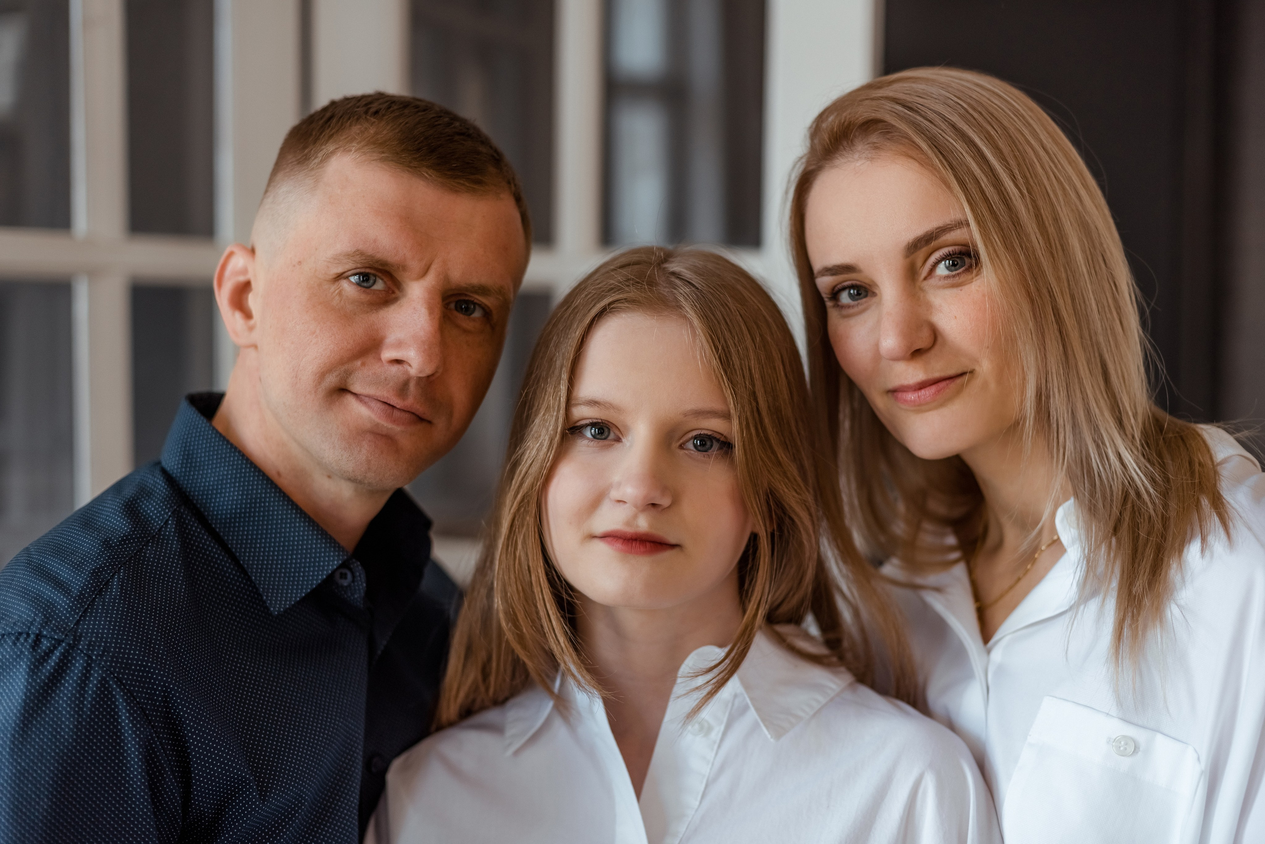 Фотосессия большой семьи в студии в Санкт-Петербурге. Фотограф Юлия Кондратьева