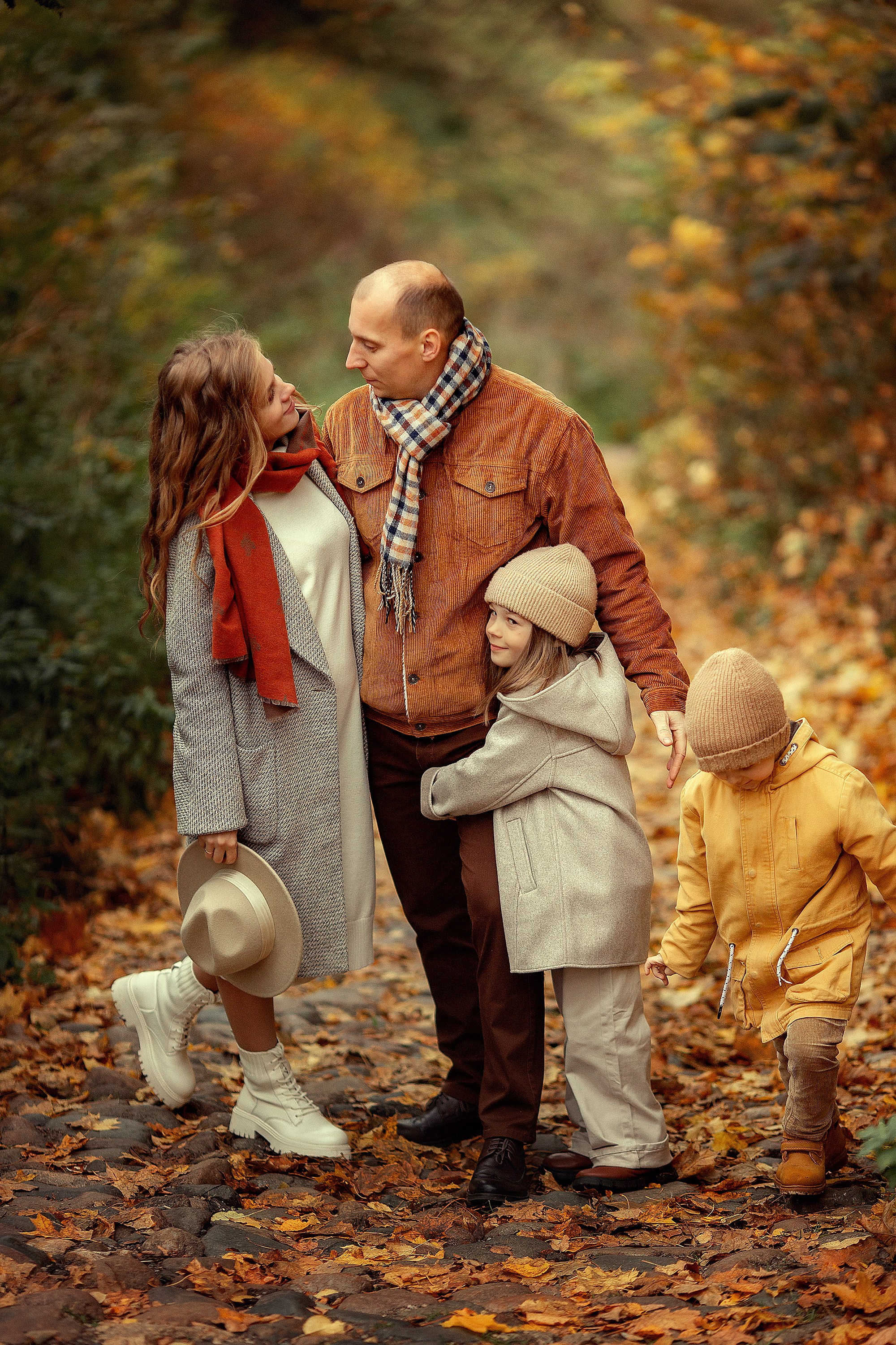 Фотосессия большой семьи в красивейших осенних пейзажах. Семейный фотограф Татьяна Надеждина | Москва, Московская область, Ярославль