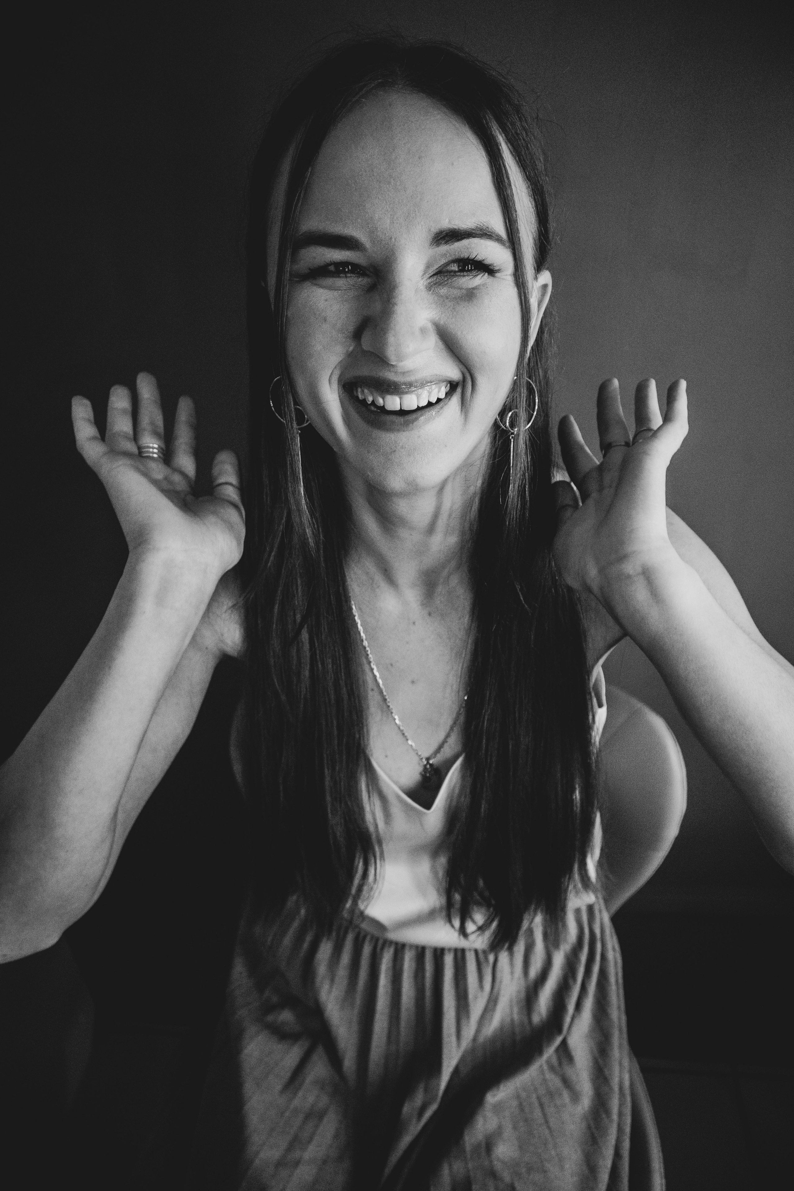 «Деревья шепчут, горы молчат». Уличный фотограф Города N