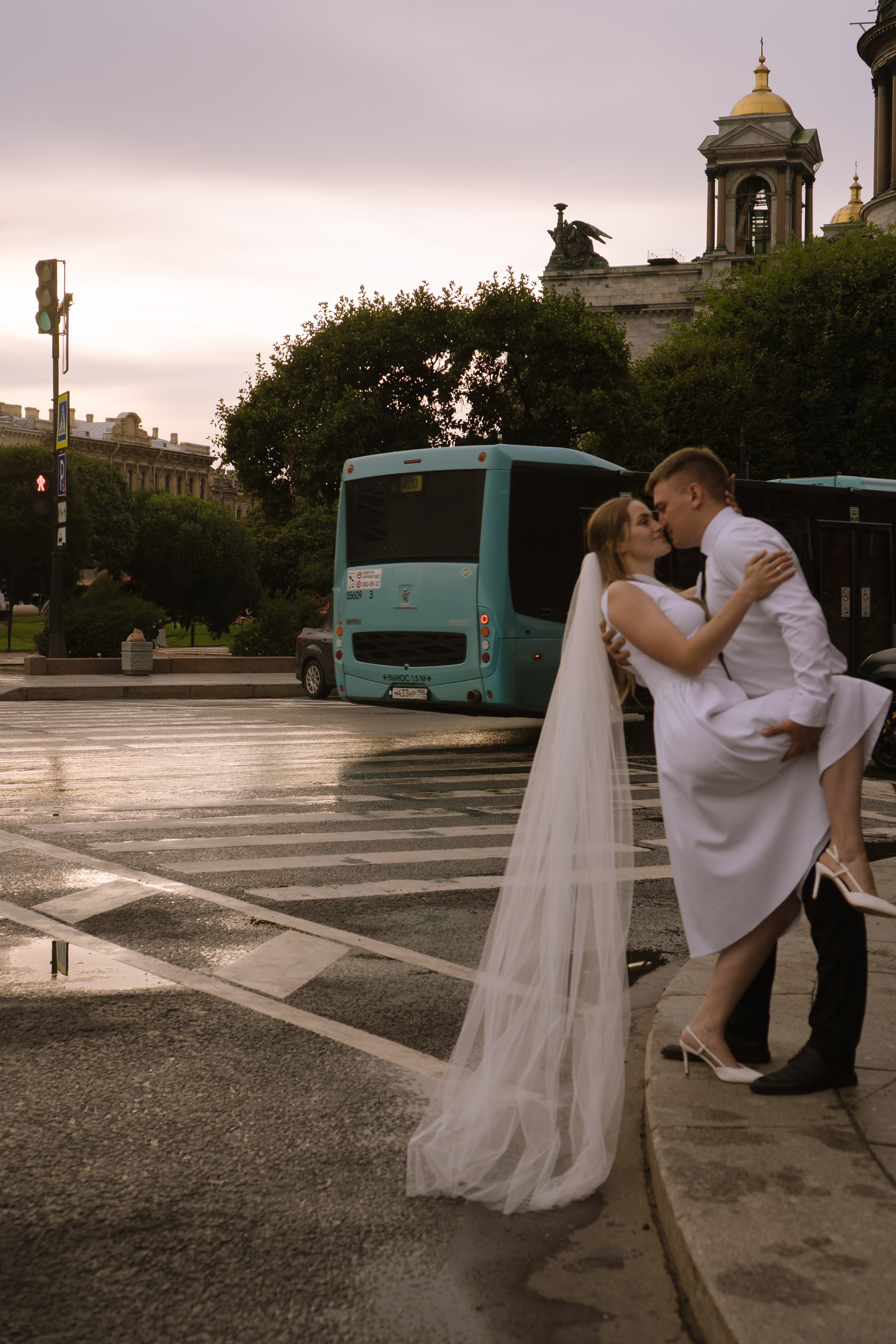 СВАДЕБНАЯ СЬЕМКА С ИСАКИЕВСКИМ СОБОРОМ, АСТОРИЯ И ЗАКОНОДАТЕЛЬНОЕ СОБРАНИЕ. Профессиональный фотограф, Санкт-Петербург — Виктория Богомолова