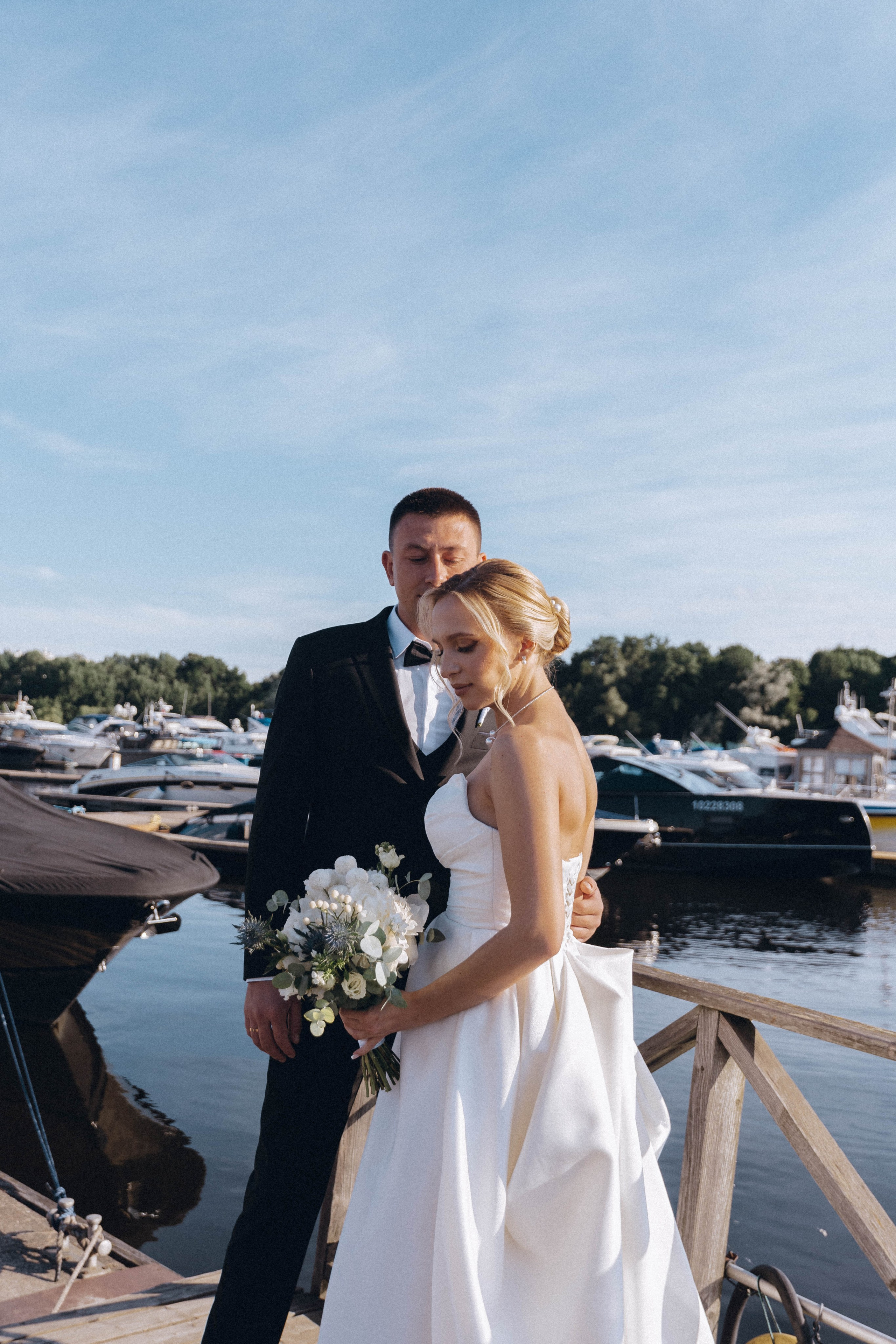 СВАДЕНБНАЯ СЬЕМКА НА КАТЕРЕ ПО КАНАЛАМ САНКТ-ПЕТЕРБУРГА И В АКВАТОРИИ НЕВЫ. Профессиональный фотограф, Санкт-Петербург — Виктория Богомолова