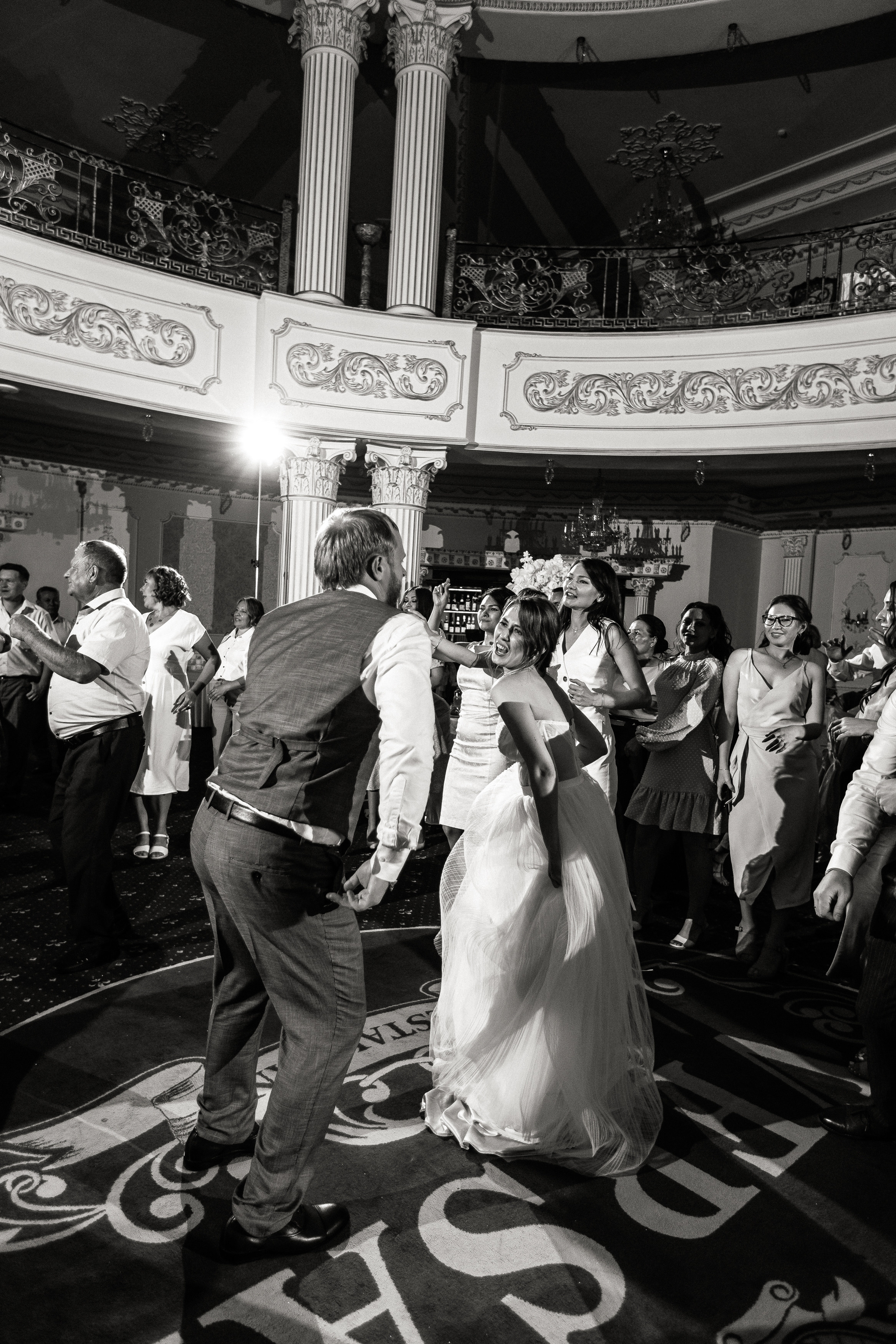 Свадебный фотограф Уфа — Руслан ГабдлисламовЖивые эмоции, красивые кадры, воспоминания на всю жизнь.Работаю по всей Республике Башкортоста. Свадебный фотограф Уфа Руслан Габдлисламов