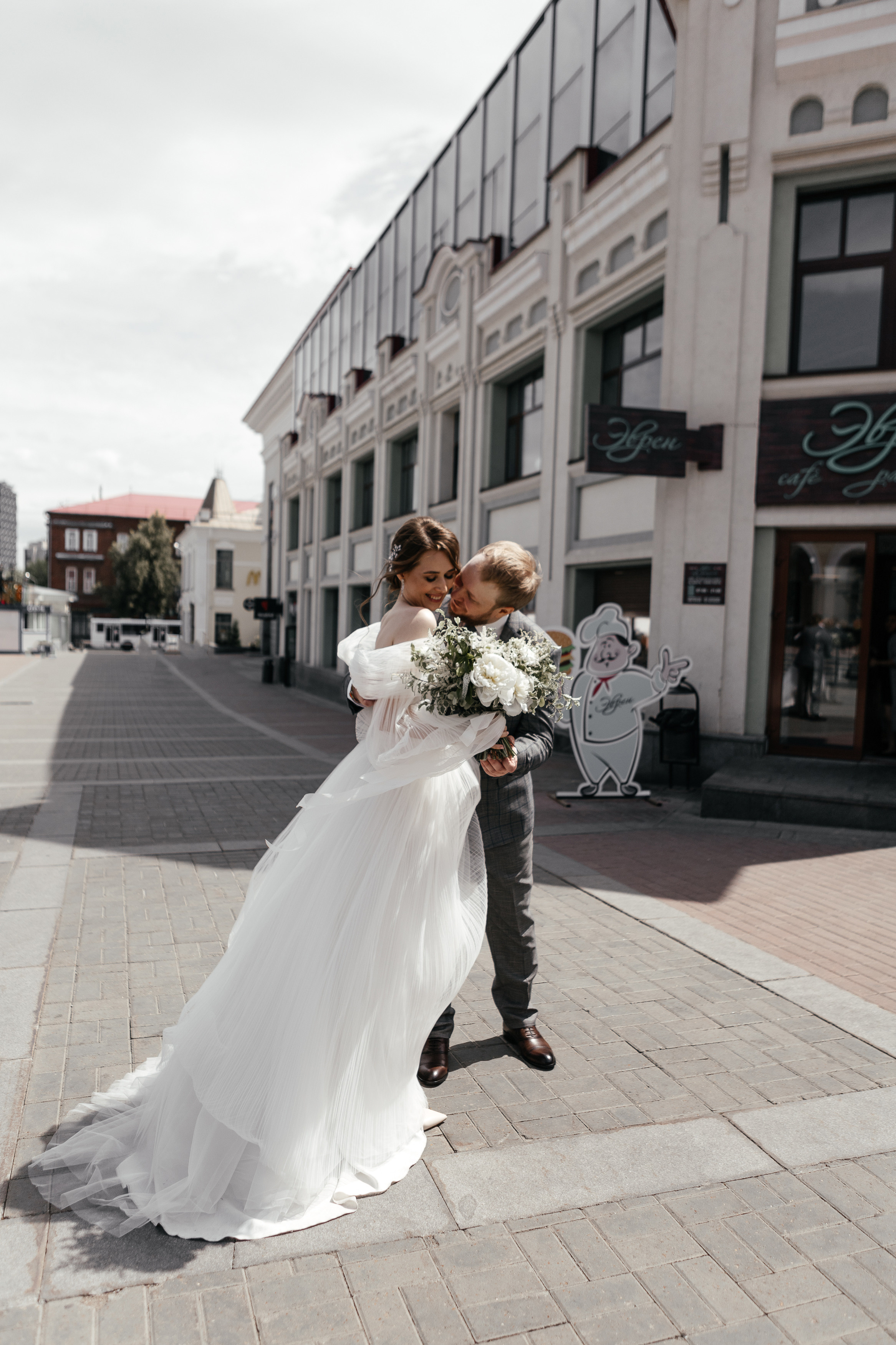 Свадебный фотограф Уфа — Руслан ГабдлисламовЖивые эмоции, красивые кадры, воспоминания на всю жизнь.Работаю по всей Республике Башкортоста. Свадебный фотограф Уфа Руслан Габдлисламов