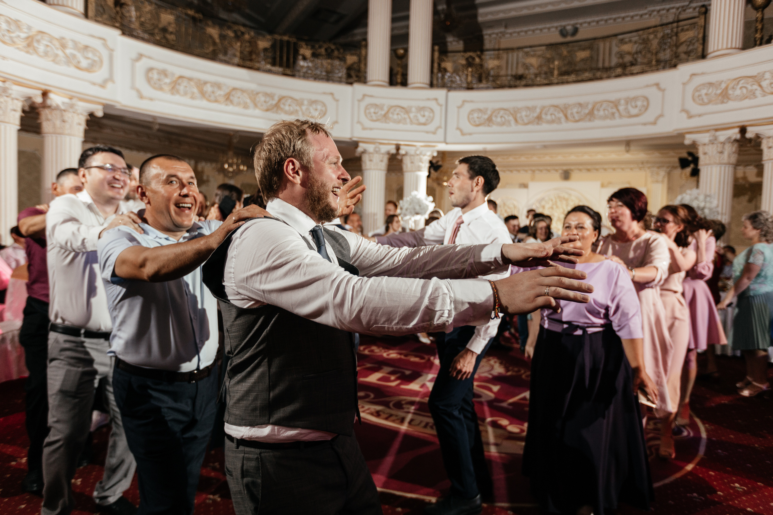 Свадебный фотограф Уфа — Руслан ГабдлисламовЖивые эмоции, красивые кадры, воспоминания на всю жизнь.Работаю по всей Республике Башкортоста. Свадебный фотограф Уфа Руслан Габдлисламов