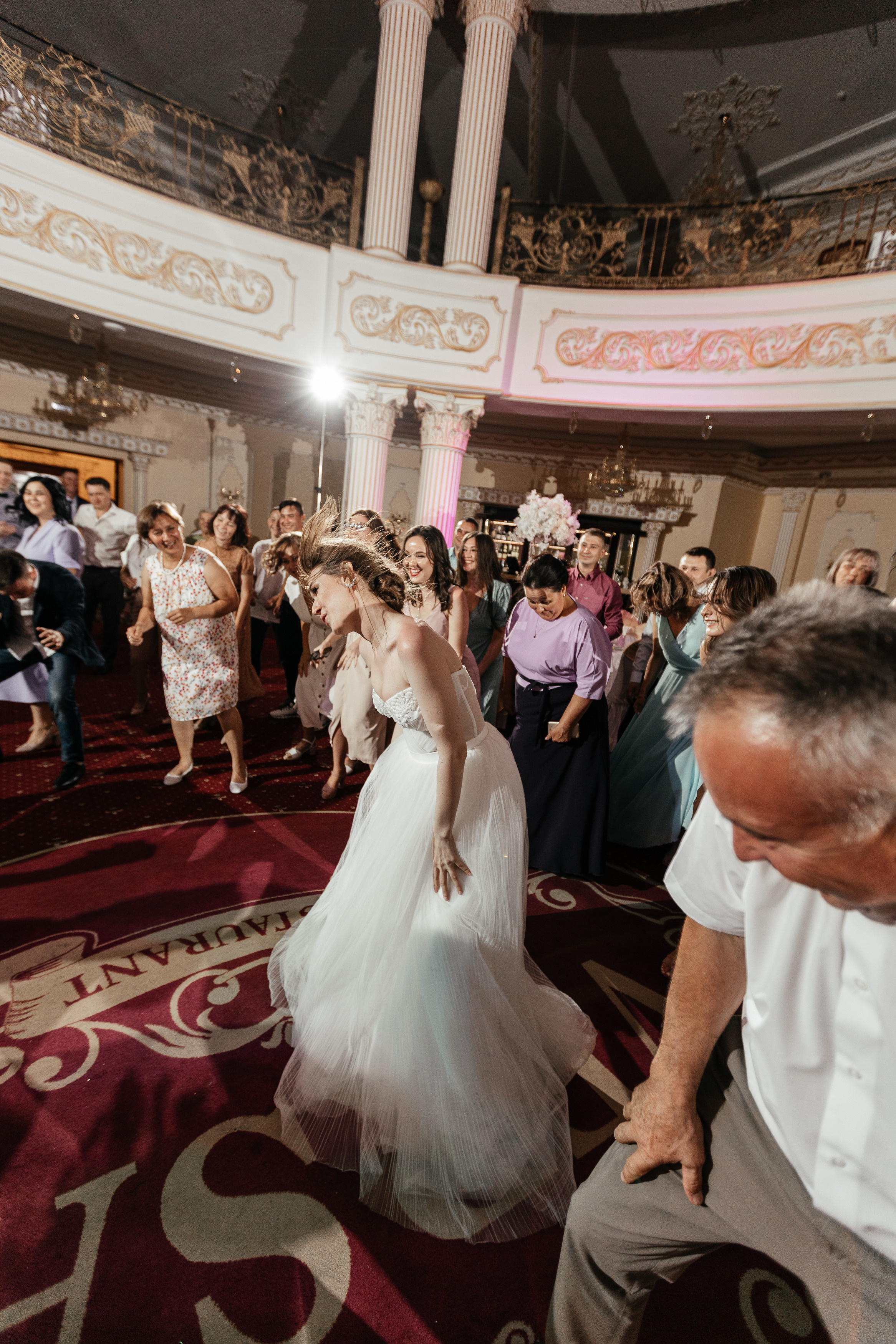 Свадебный фотограф Уфа — Руслан ГабдлисламовЖивые эмоции, красивые кадры, воспоминания на всю жизнь.Работаю по всей Республике Башкортоста. Свадебный фотограф Уфа Руслан Габдлисламов