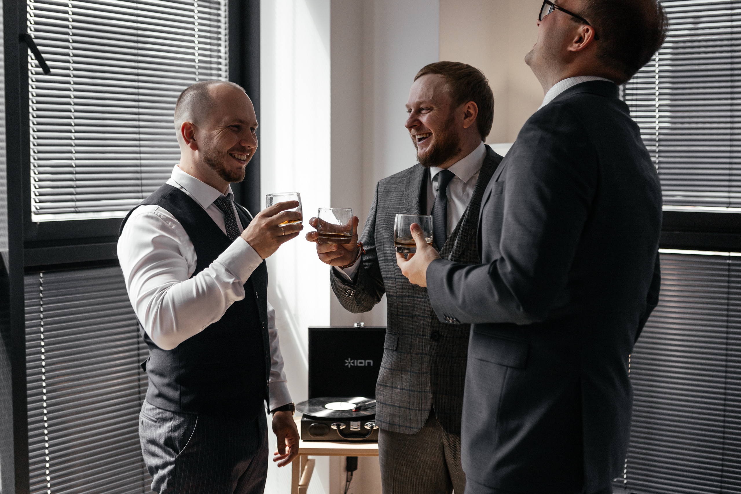 Свадебный фотограф Уфа — Руслан ГабдлисламовЖивые эмоции, красивые кадры, воспоминания на всю жизнь.Работаю по всей Республике Башкортоста. Свадебный фотограф Уфа Руслан Габдлисламов