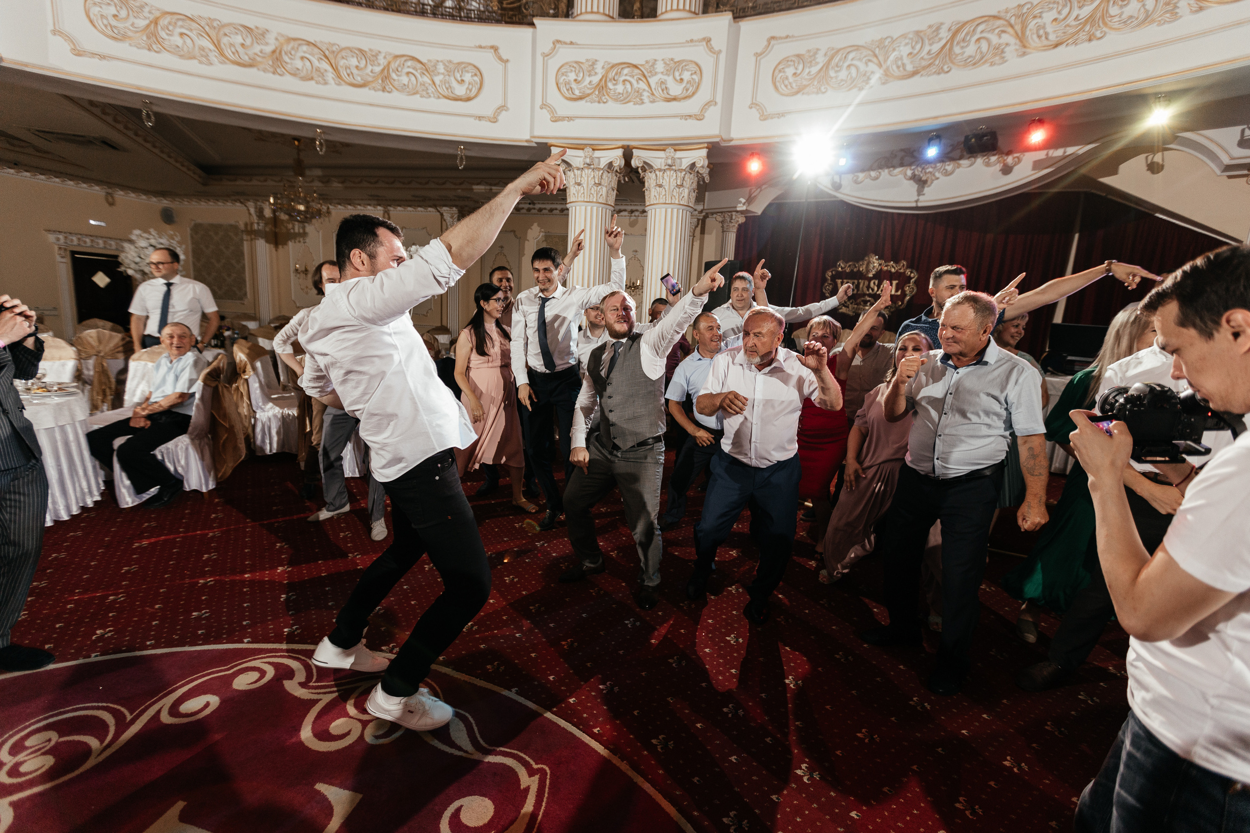 Свадебный фотограф Уфа — Руслан ГабдлисламовЖивые эмоции, красивые кадры, воспоминания на всю жизнь.Работаю по всей Республике Башкортоста. Свадебный фотограф Уфа Руслан Габдлисламов