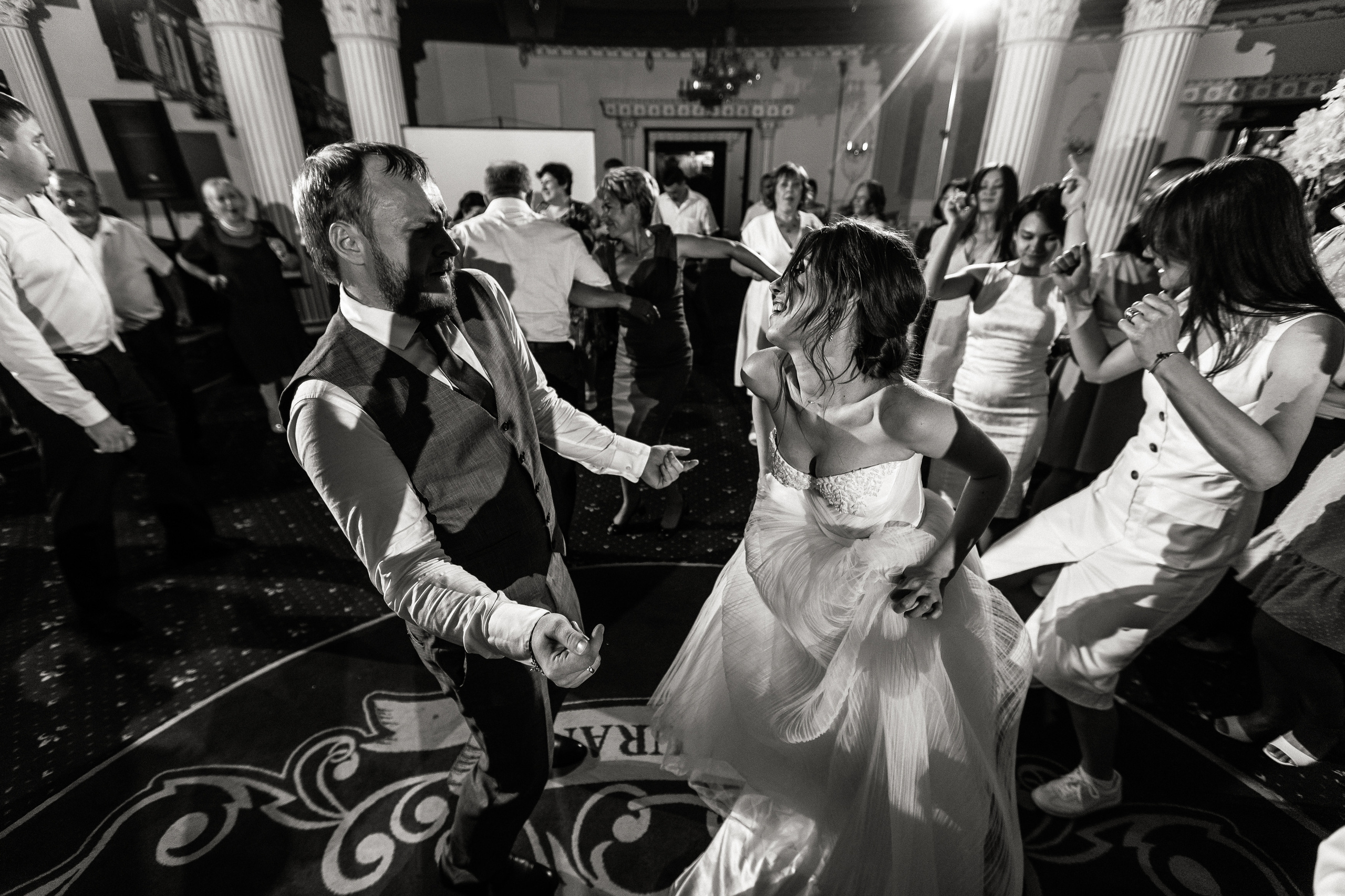 Свадебный фотограф Уфа — Руслан ГабдлисламовЖивые эмоции, красивые кадры, воспоминания на всю жизнь.Работаю по всей Республике Башкортоста. Свадебный фотограф Уфа Руслан Габдлисламов