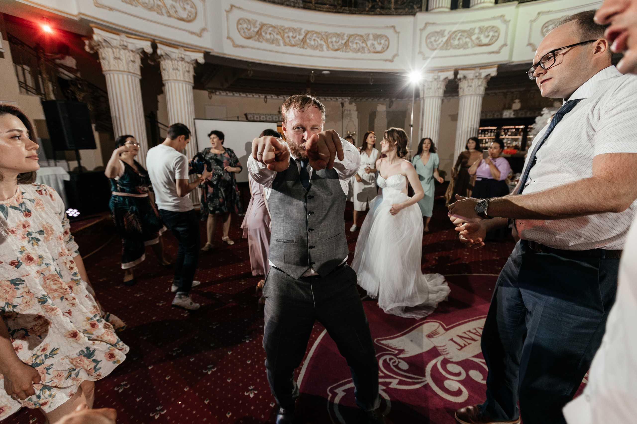 Свадебный фотограф Уфа — Руслан ГабдлисламовЖивые эмоции, красивые кадры, воспоминания на всю жизнь.Работаю по всей Республике Башкортоста. Свадебный фотограф Уфа Руслан Габдлисламов