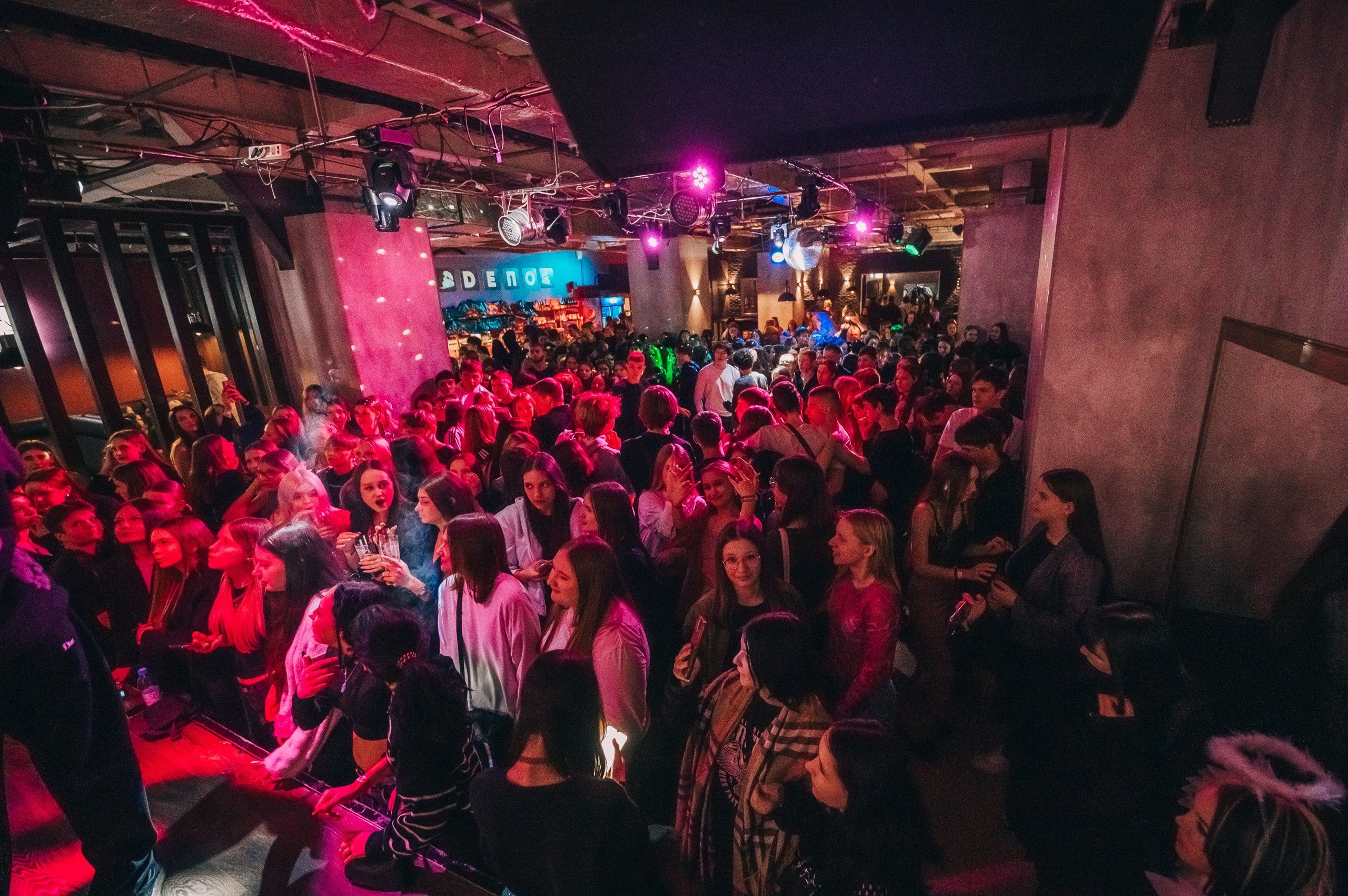 8 MARCH WOMENS DAY PARTY. Фотограф в Кемерово Владислав Шульц