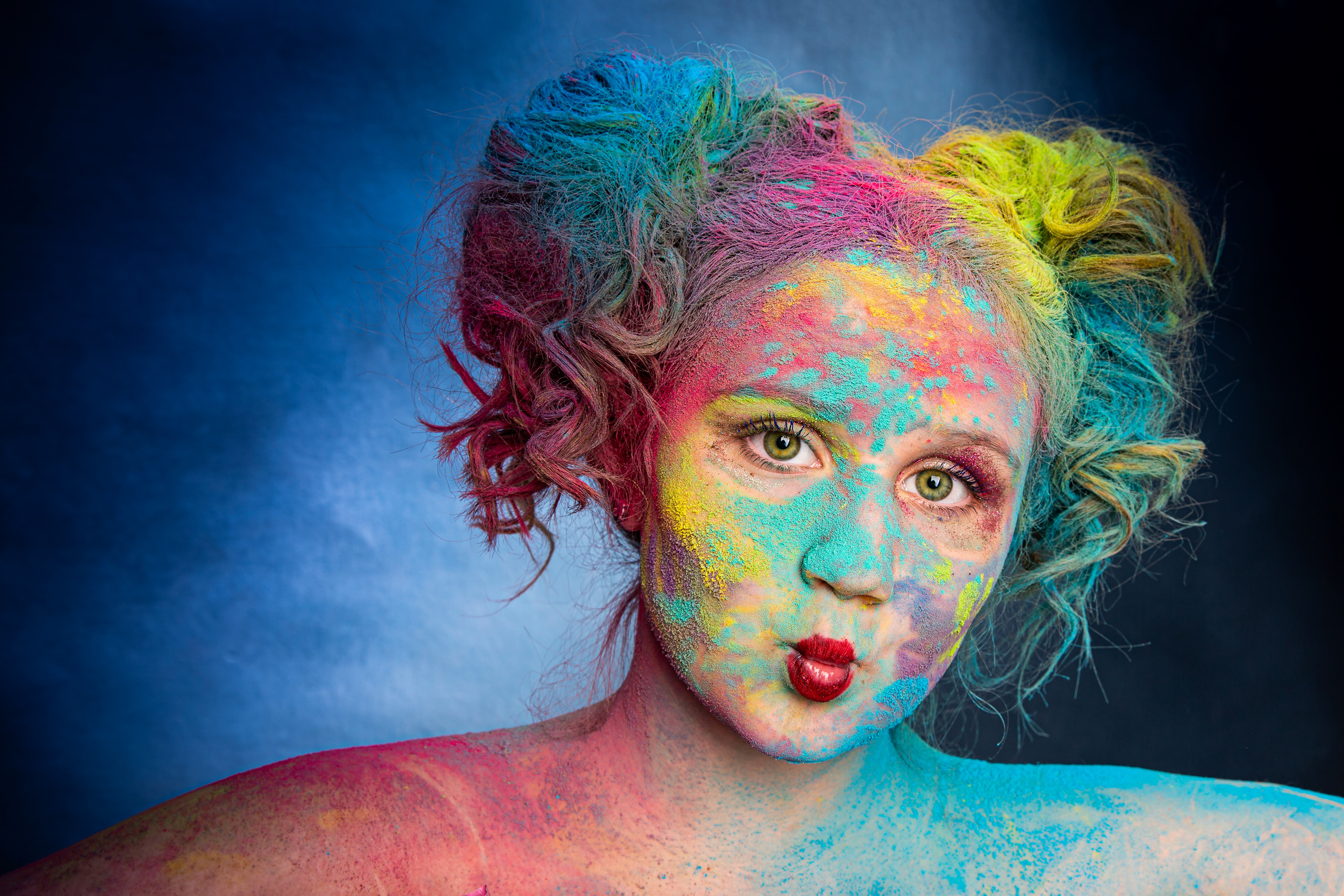 Краски Холи. Фотограф Наталия Позднякова