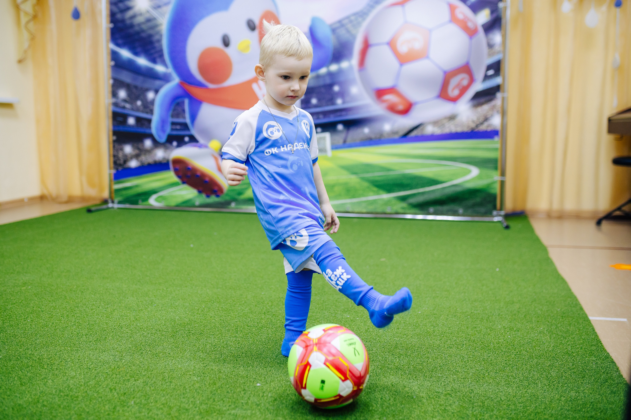 Фотосессия с кубком в детских садах г. Магнитогорска. Денис Прохоров Фотограф в г. Магнитогорск