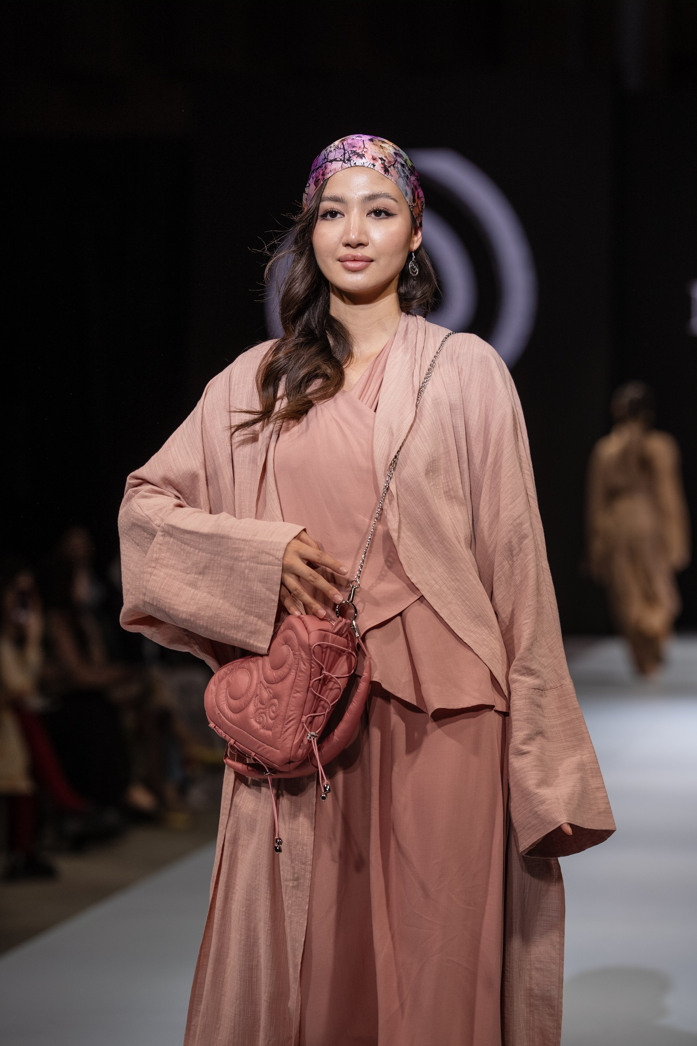EURASIAN FASHION WEEK Malique. Сайт Алматинского НЮ АРТ, будуар и фэшн фотографа Дениса Карпенко
