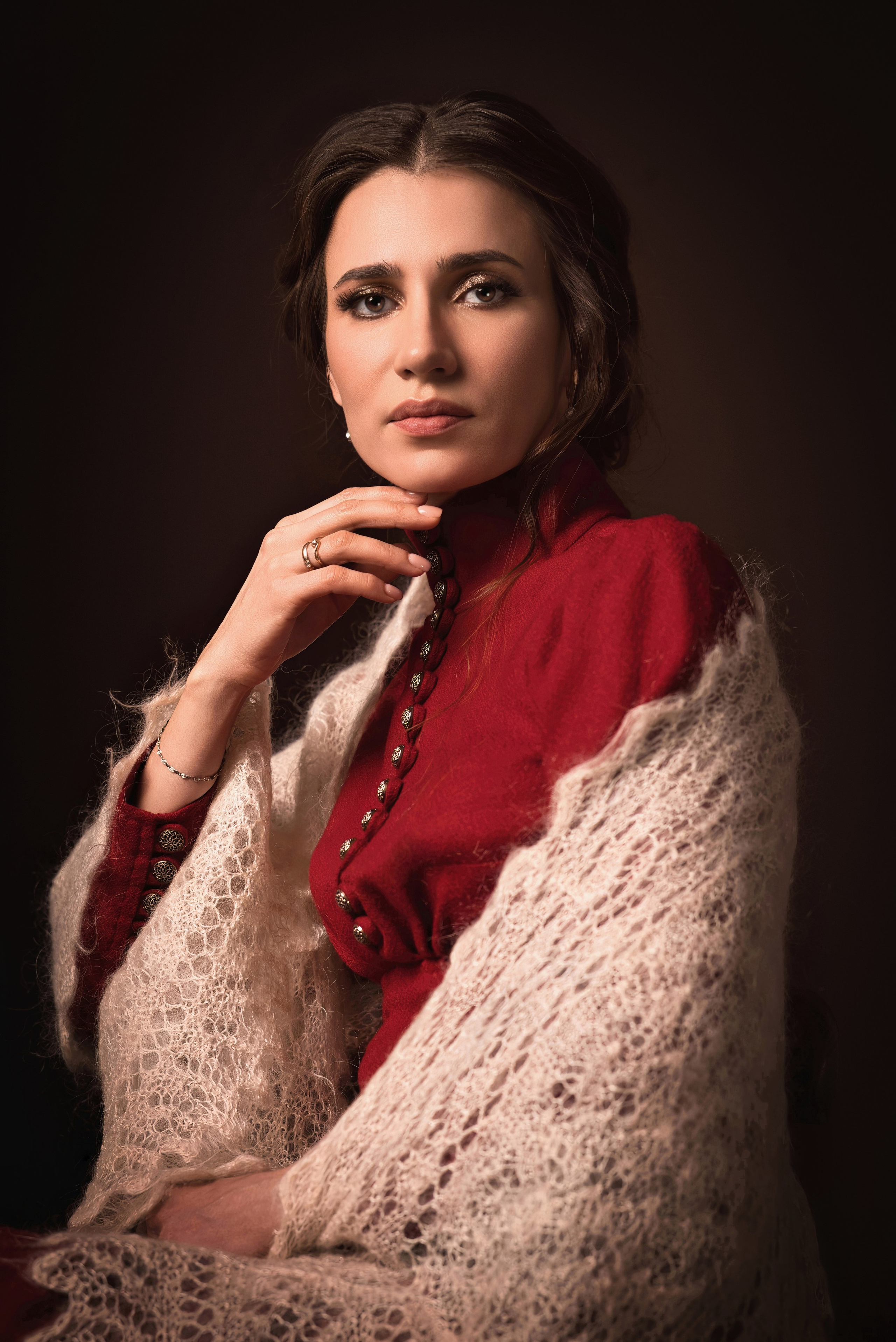 В шали. Фотограф Денис Кривопусков