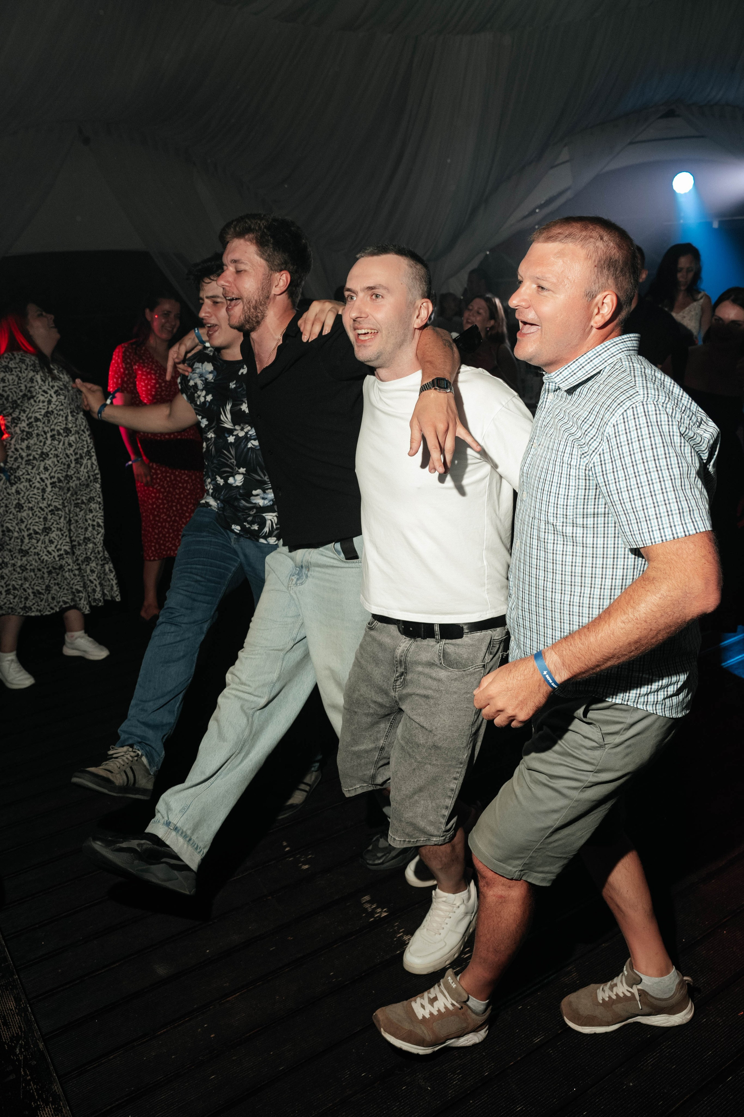 Бери заряд. Свадебный фотограф Москва Александра Аверкова