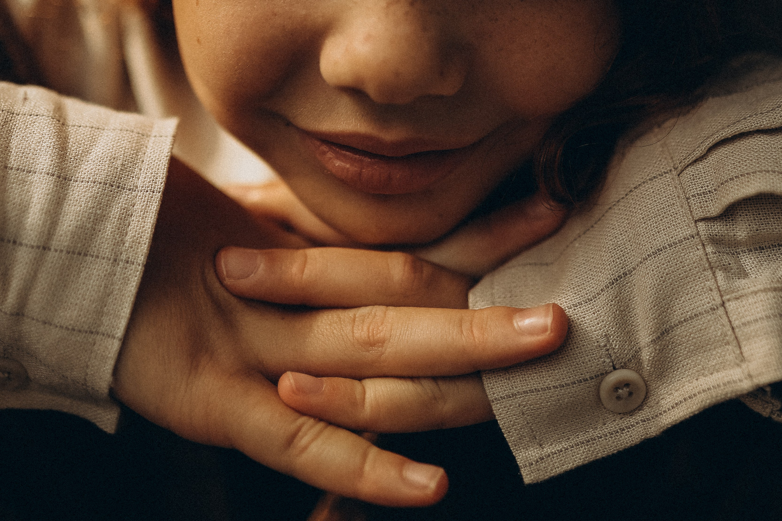 Дина и Миа в огороде. Семейный и детский фотограф в Москве Анастасия Меликова
