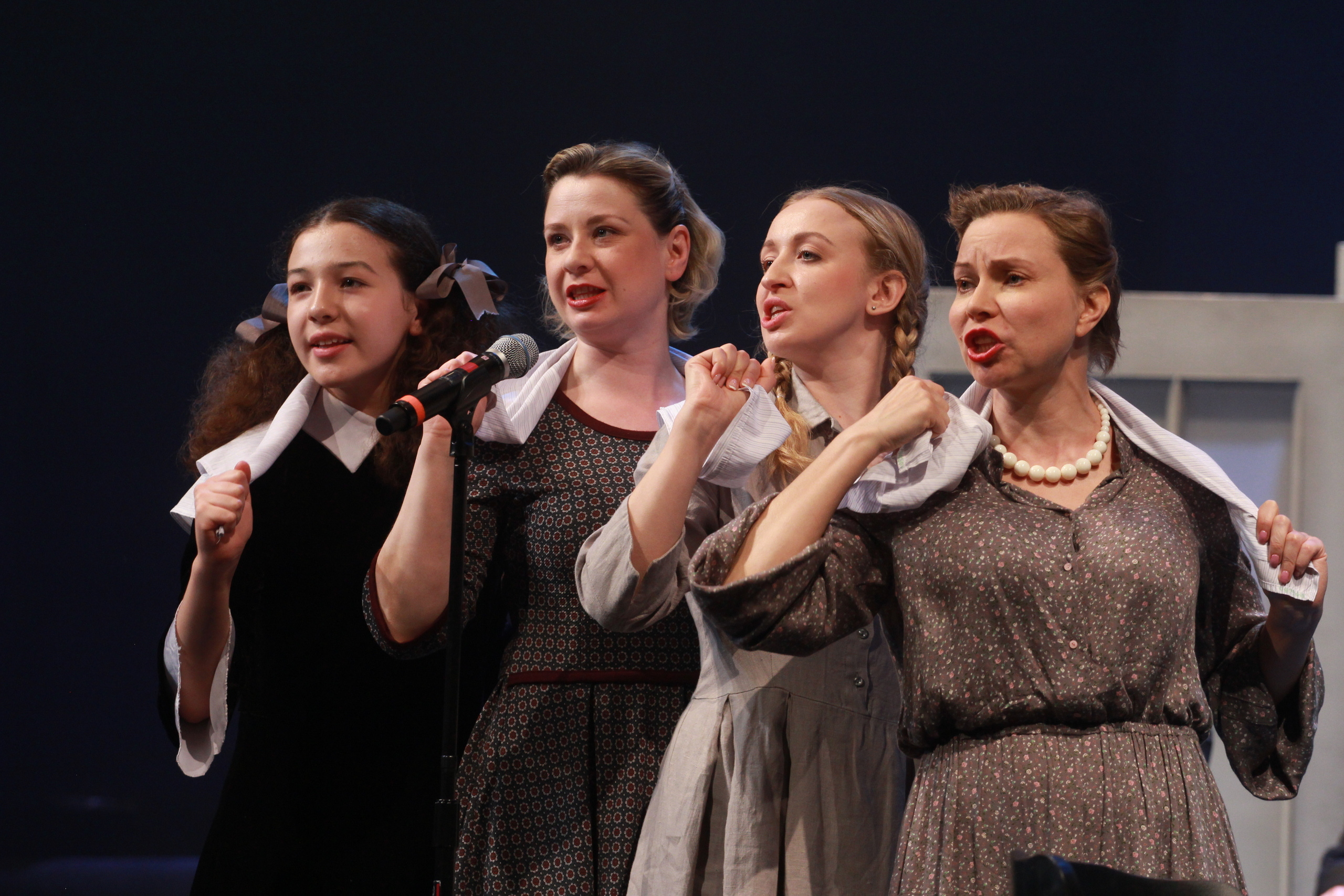 «Старый дом», Центр драматургии и режиссуры, Москва. Фоторепортаж. Театральная фотосъёмка